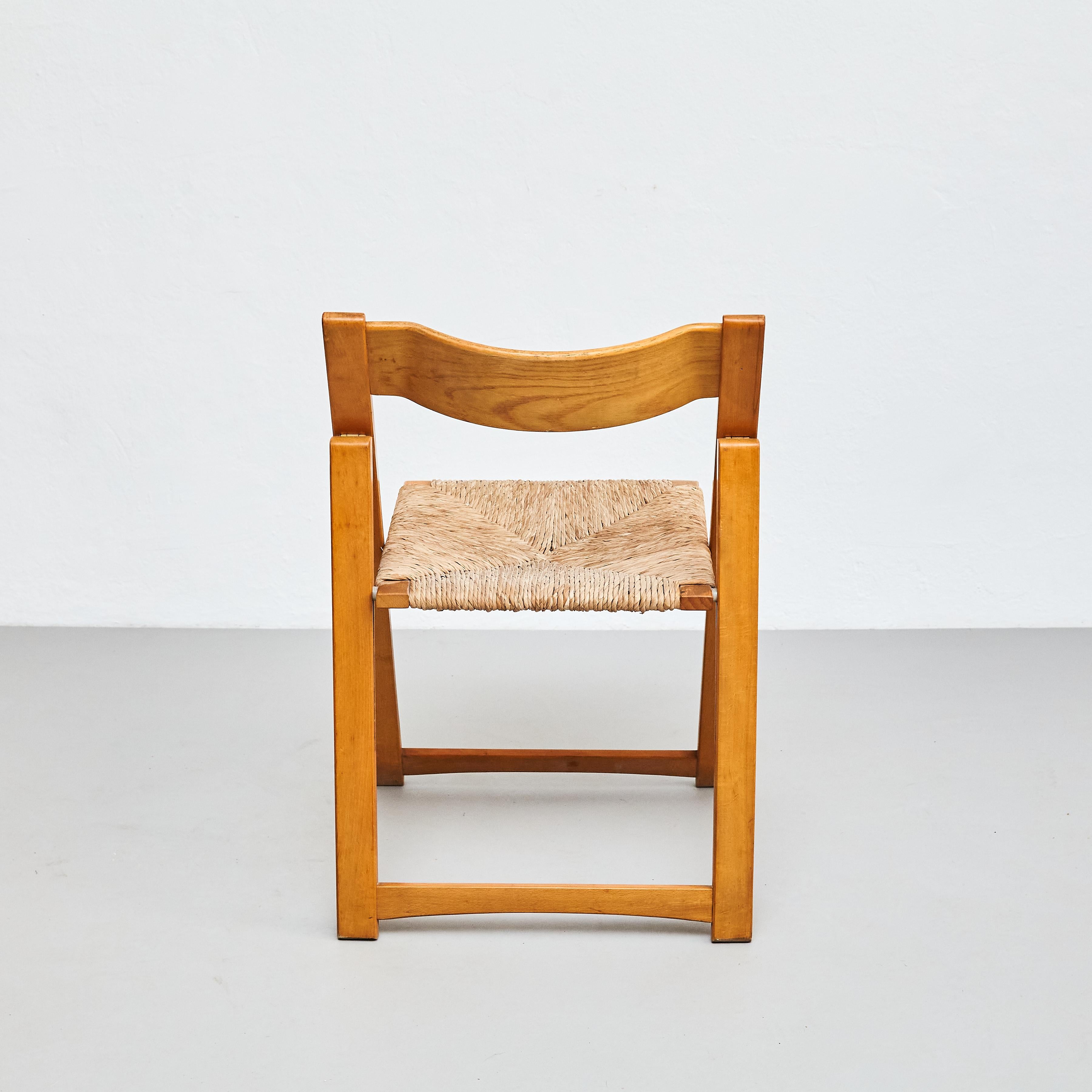 Paire de chaises pliantes rares en rotin et bois, vers 1960 en vente 10