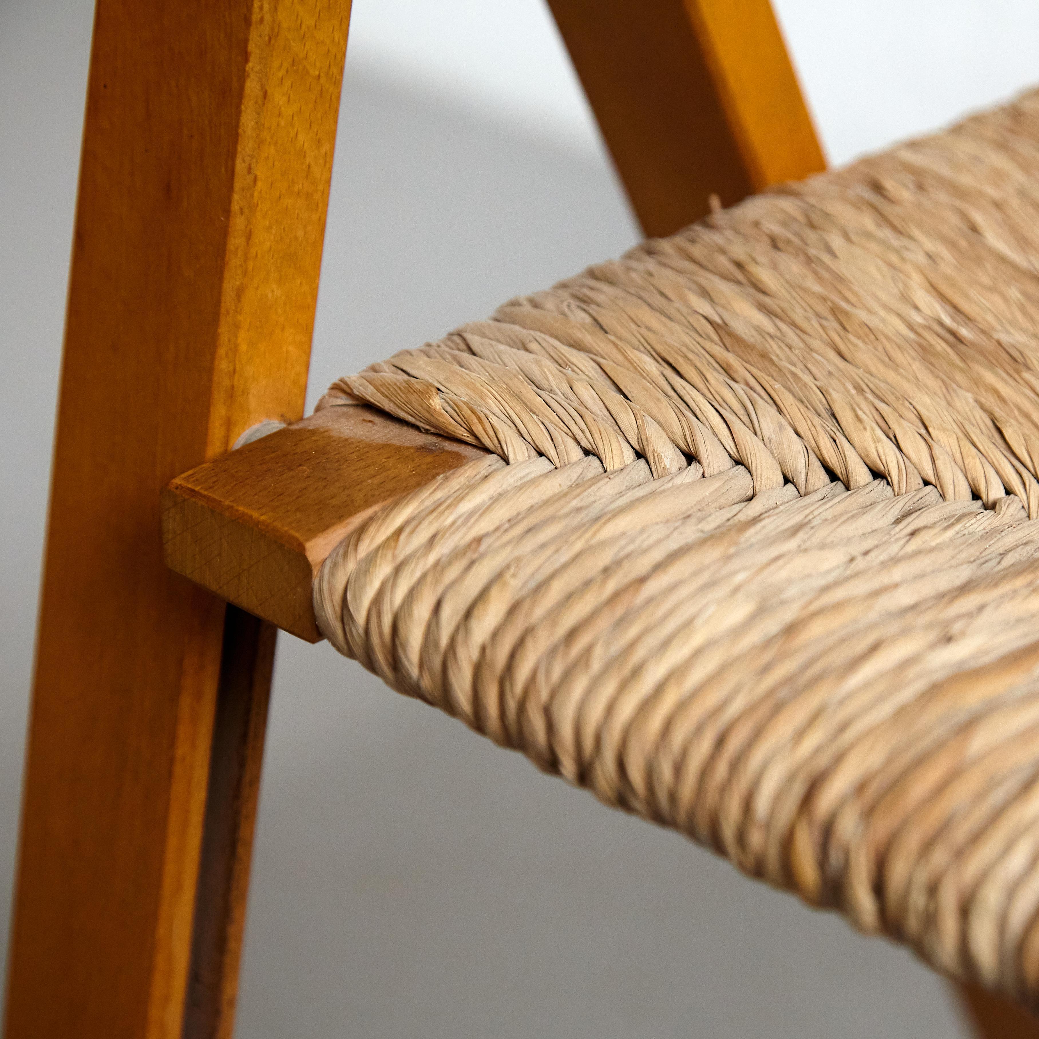 Coppia di sedie Foldes razionaliste in rattan e legno - Francia, circa 1960 in vendita 1