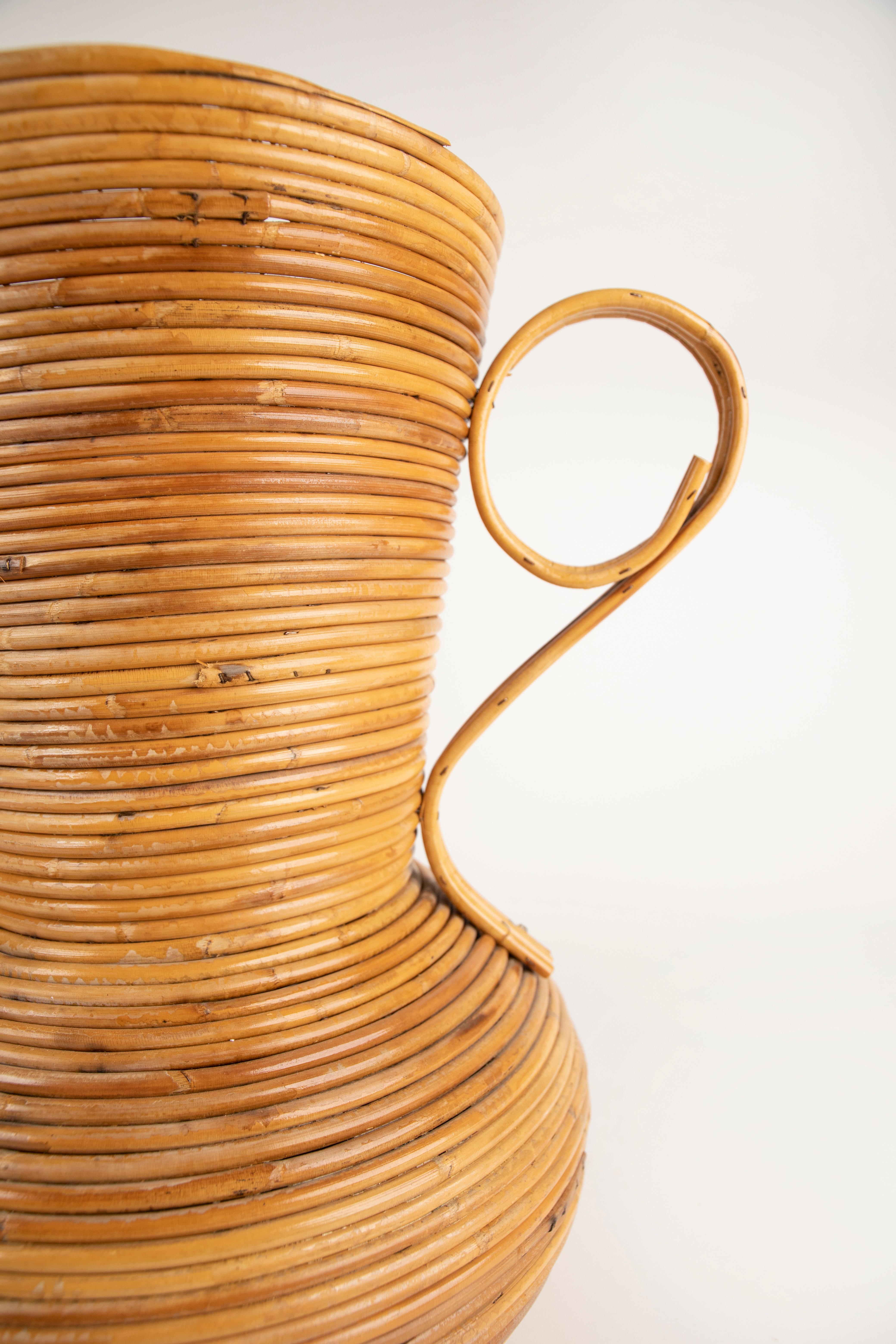 Coppia di vasi ad anfora in rattan di Vivai del Sud, Italia anni '60 in vendita 5