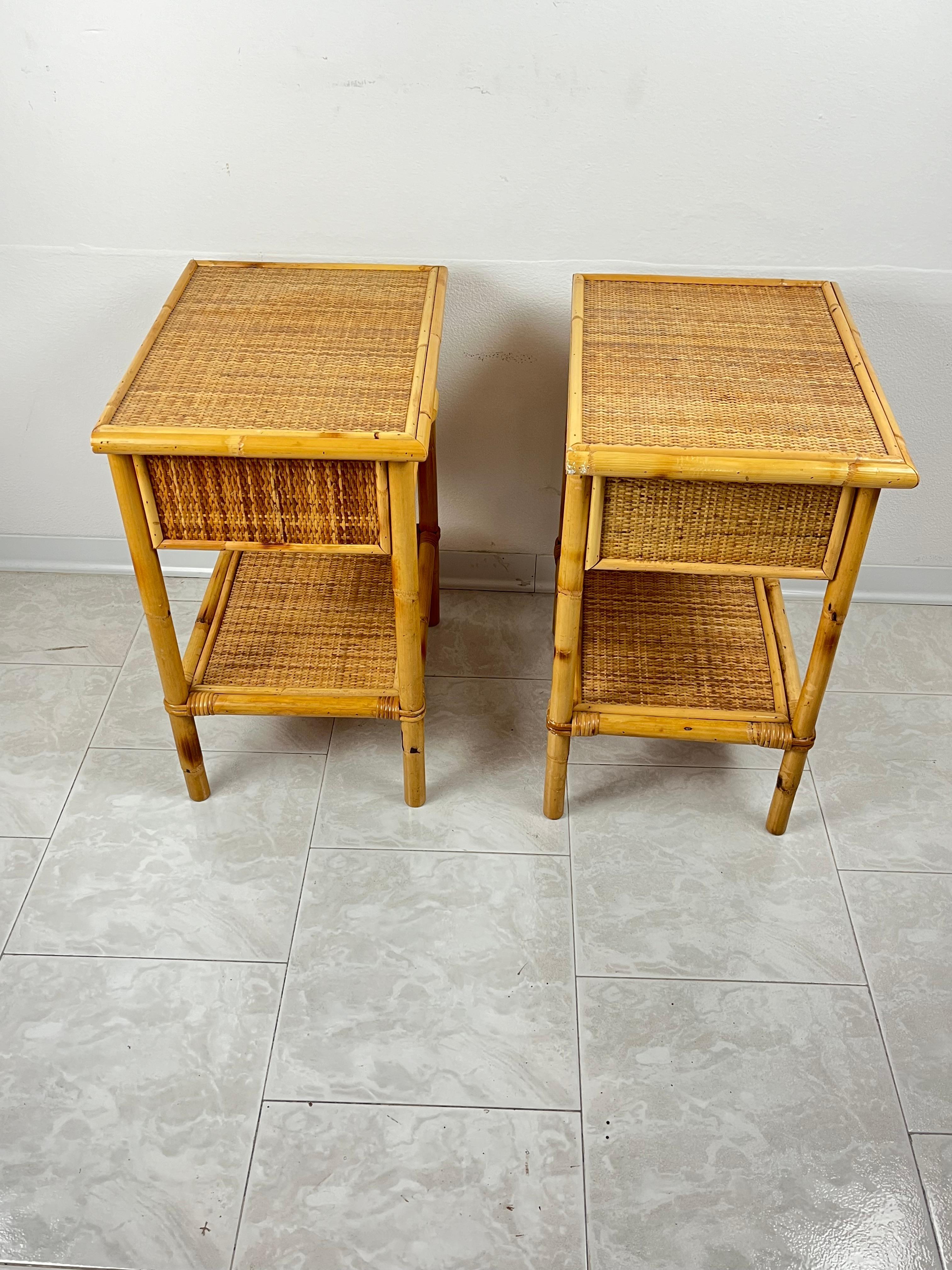 Italian Set of 2 Mid-Century French Riviera Wicker And Rattan Bedside Tables 1960s For Sale