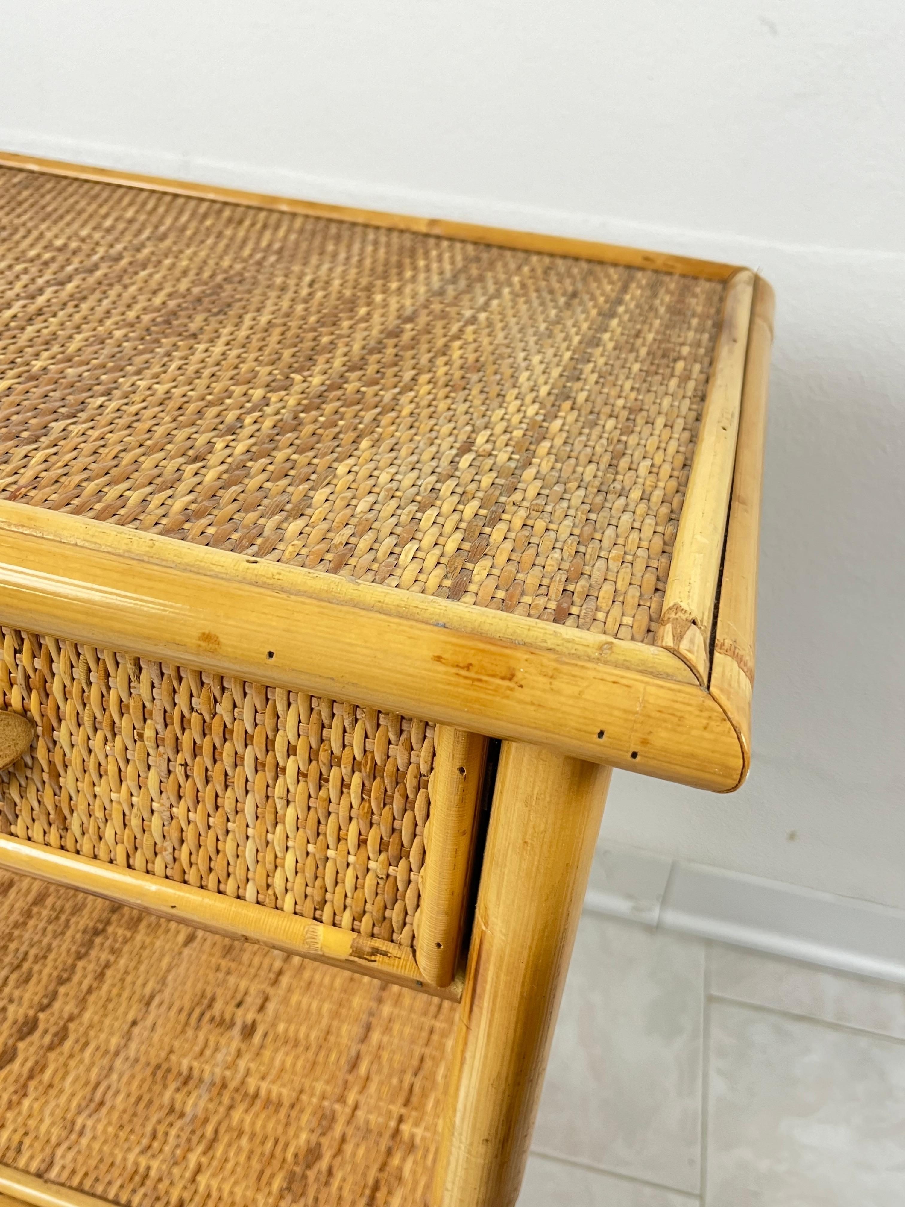 Set of 2 Mid-Century French Riviera Wicker And Rattan Bedside Tables 1960s For Sale 3