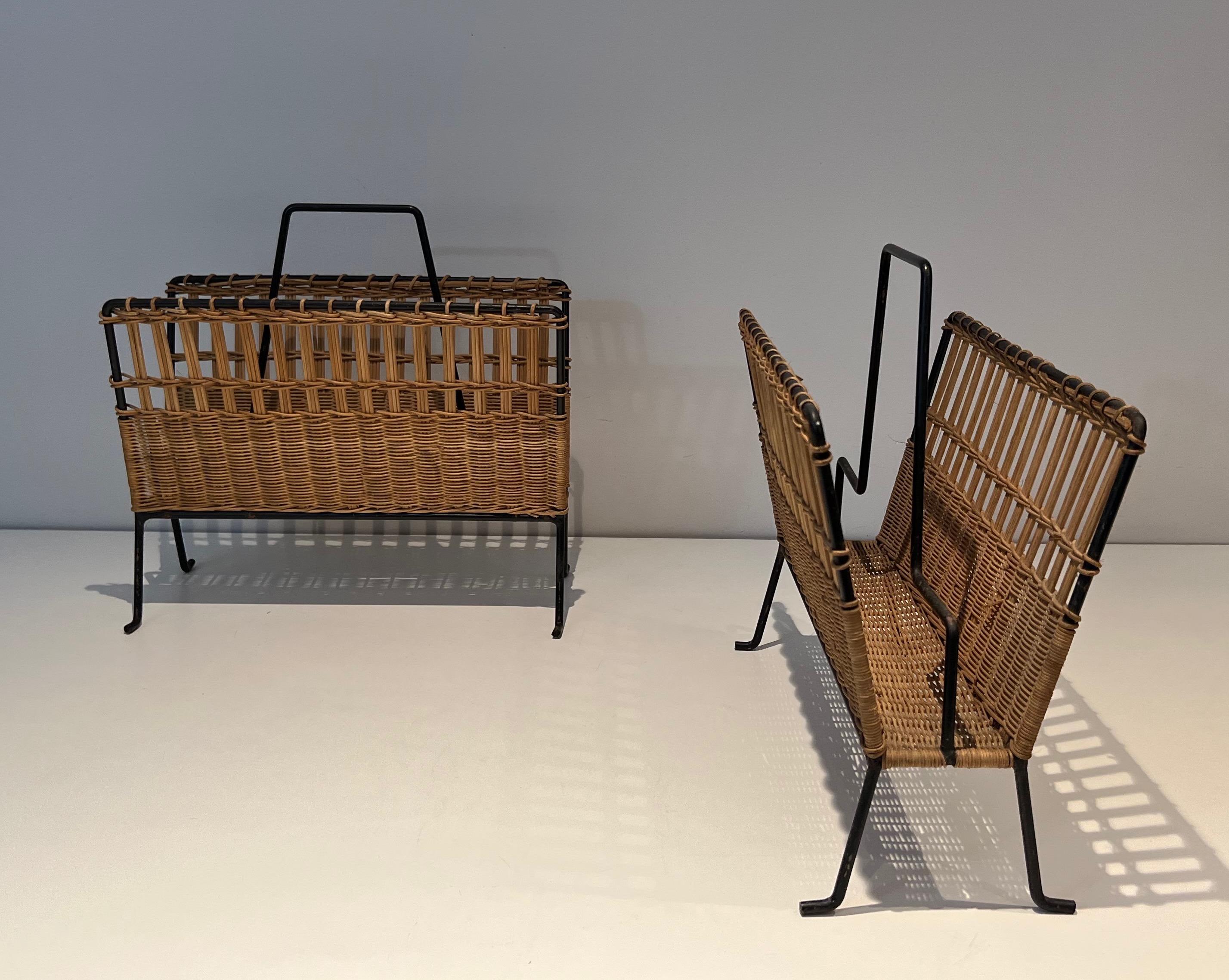 Mid-Century Modern Pair of Rattan and Black Lacquered Magazine Rack For Sale