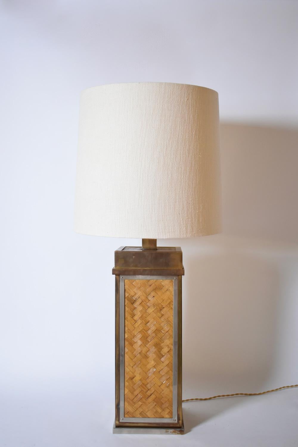 Italiano Coppia di lampade in rattan e ottone, anni '70 in vendita
