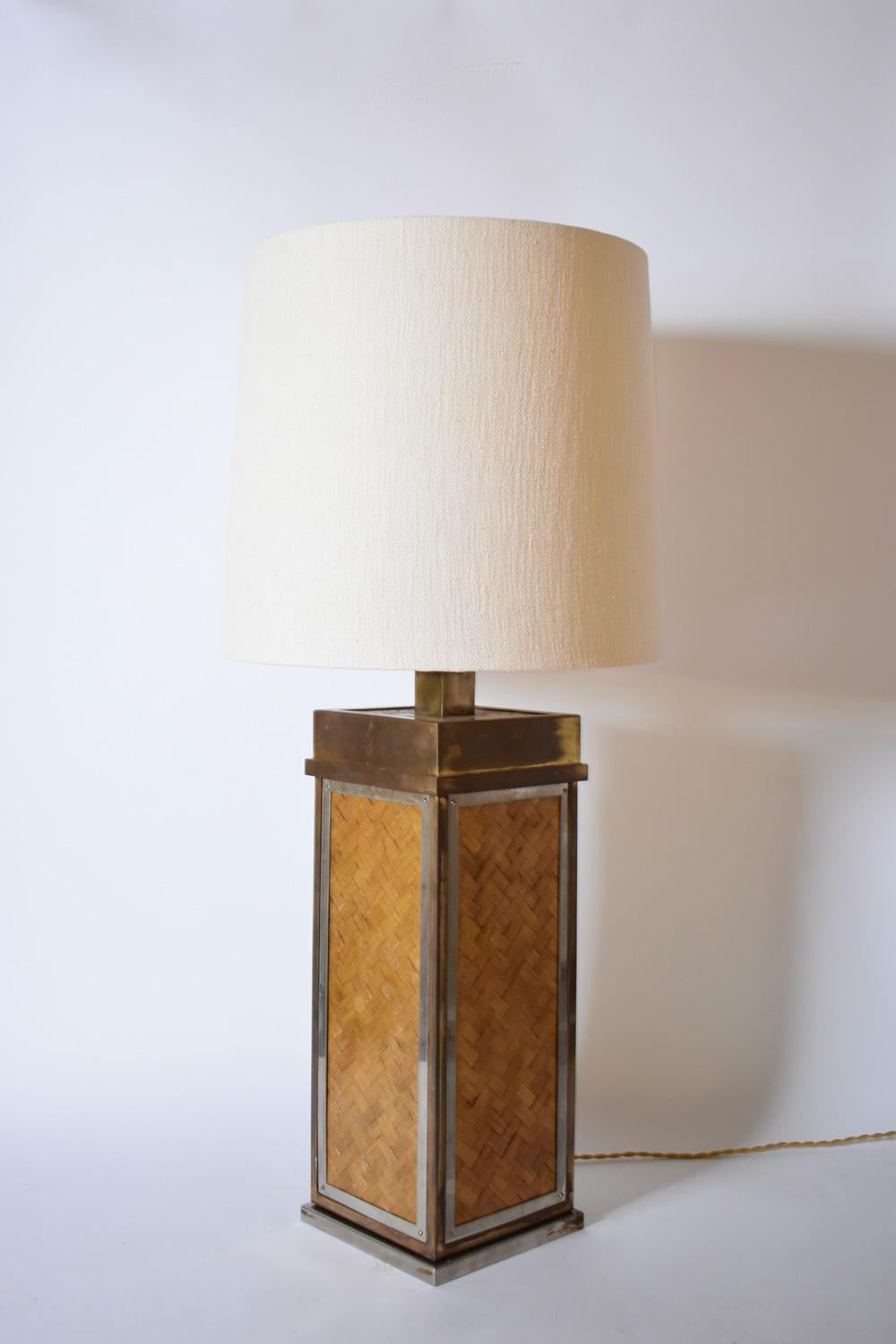 Coppia di lampade in rattan e ottone, anni '70 In condizioni ottime in vendita a Lisboa, PT