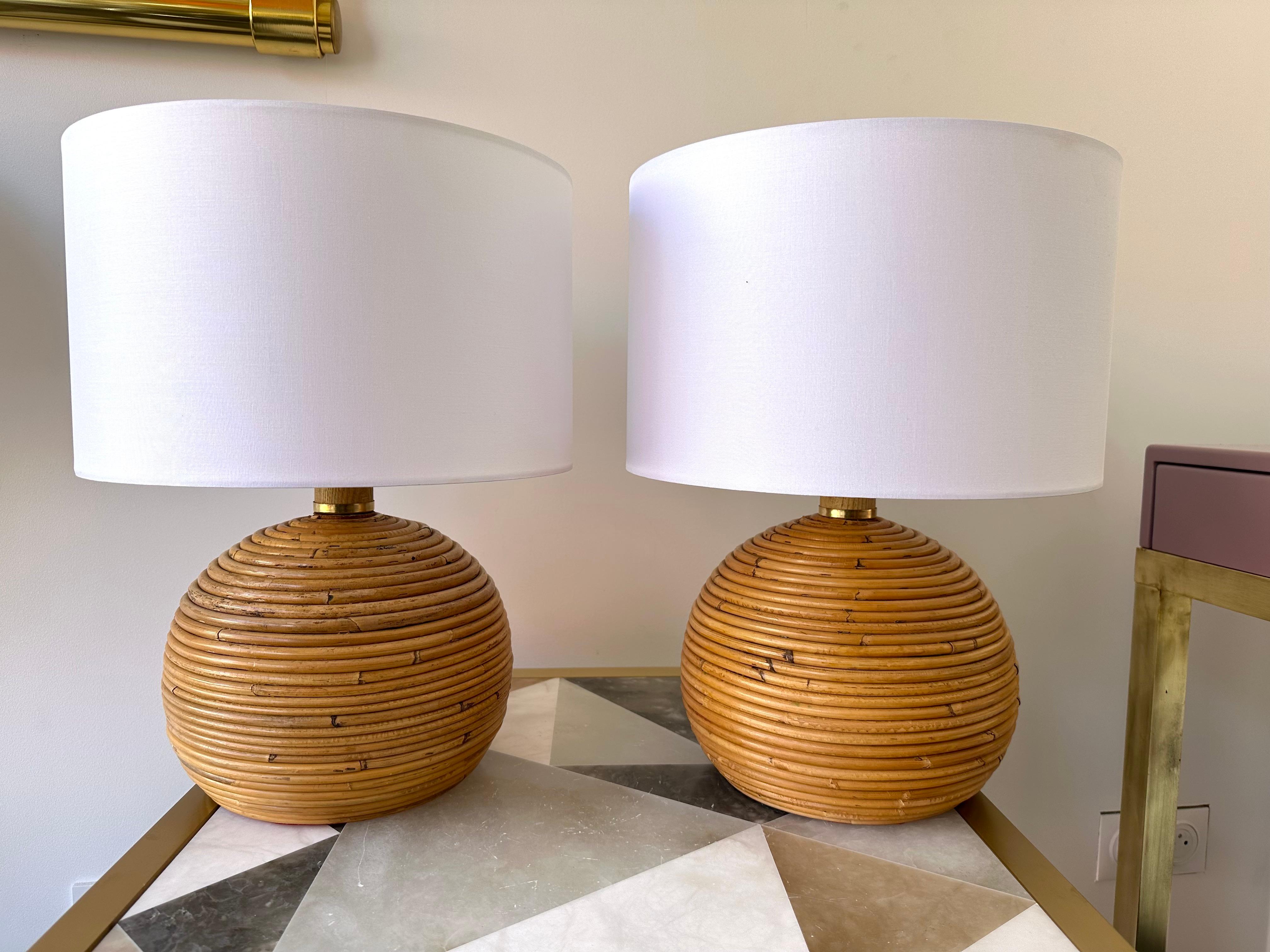Pair of Rattan and Brass Lamps. Italy, 1970s In Good Condition In SAINT-OUEN, FR