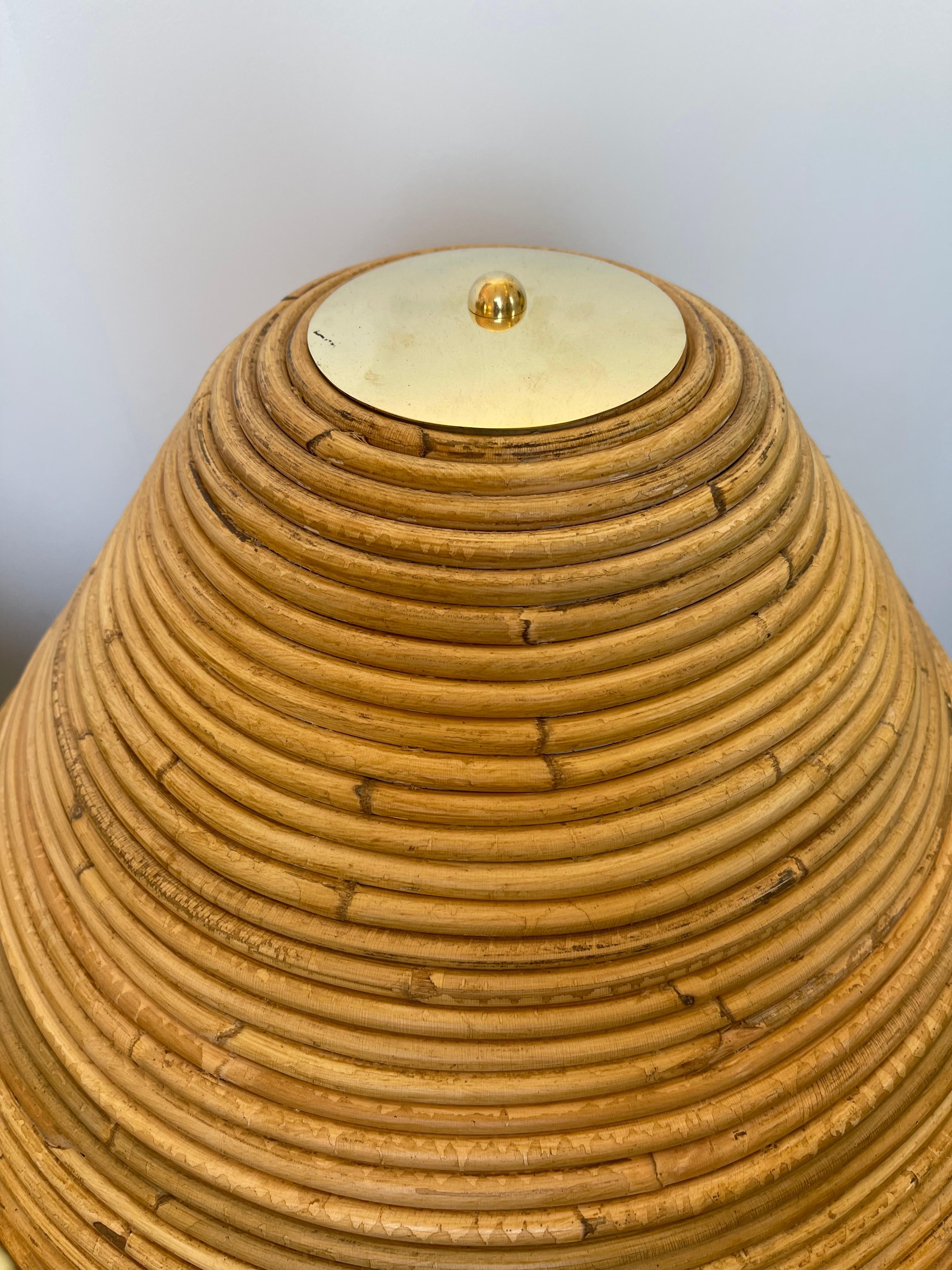 XXIe siècle et contemporain Paire de lampes en rotin et laiton, Italie en vente