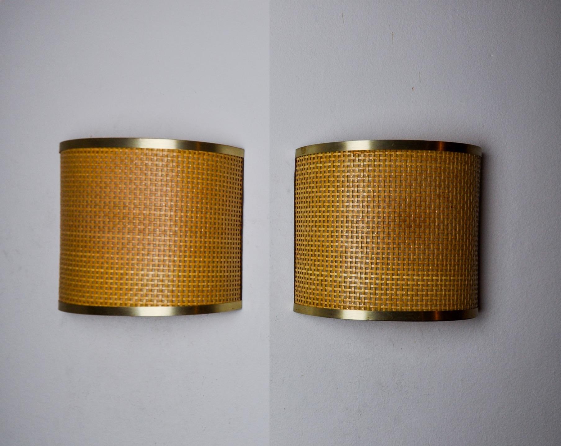Hollywood Regency Pair of rattan and brass sconces, Italy, 1960