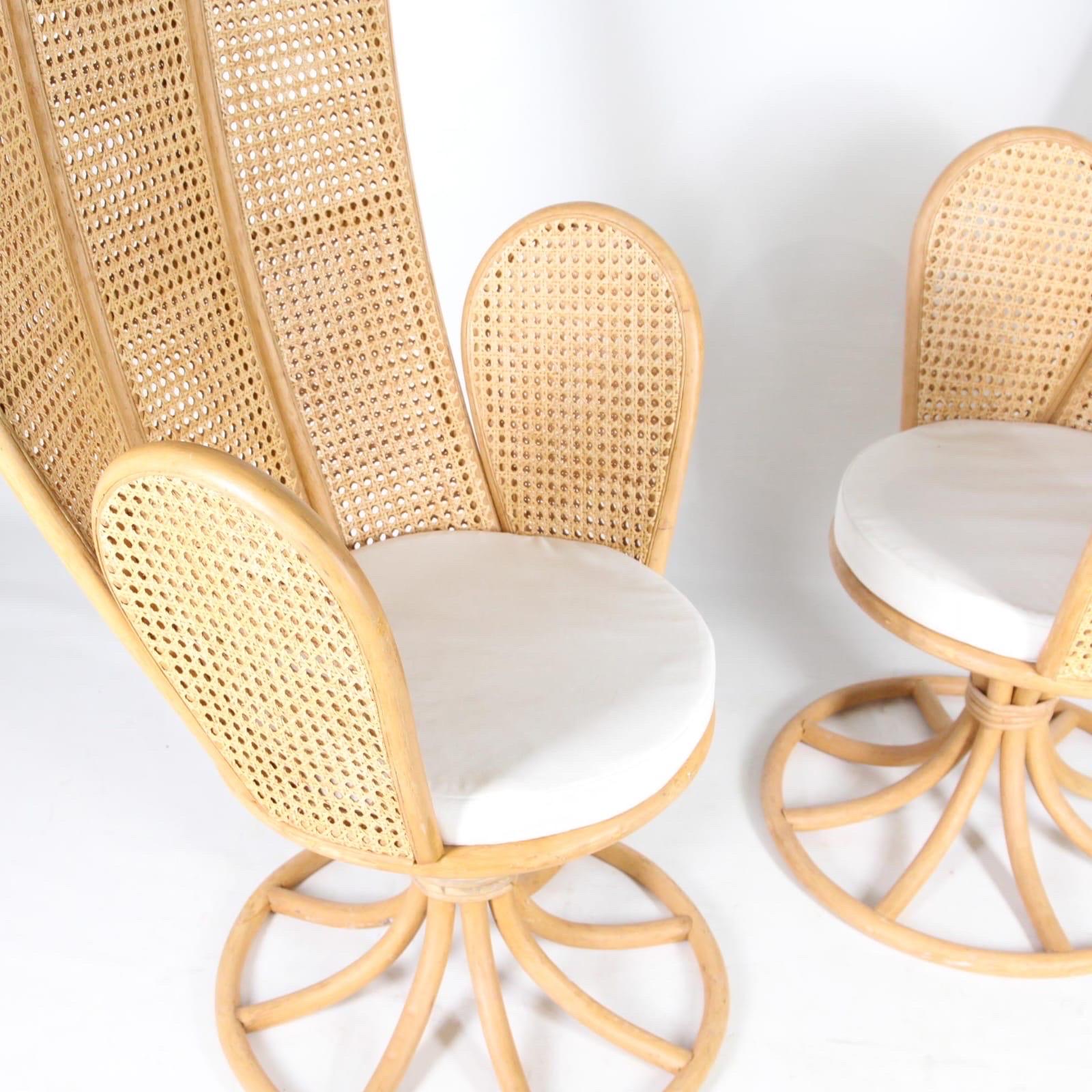 Pair of rattan and caning armchairs In Excellent Condition In Isle Sur Sorgue, FR