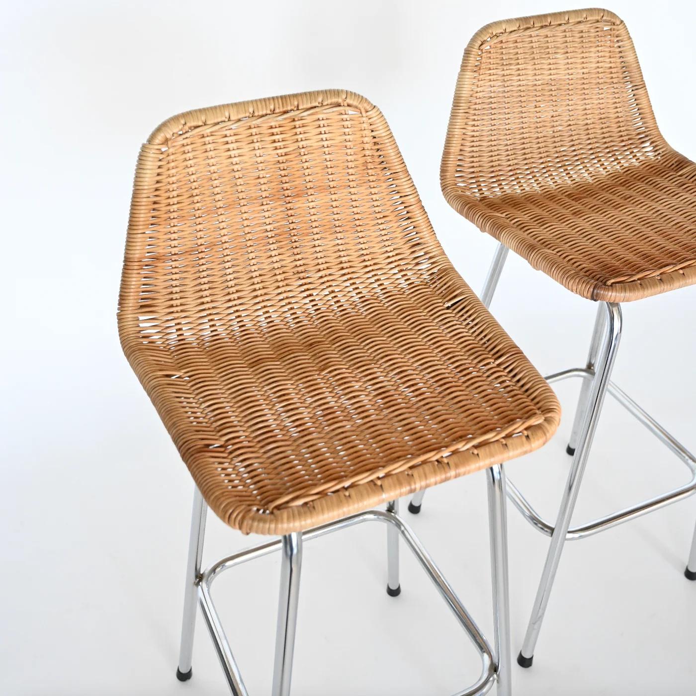 Pair of rattan and chrome counterstools by Dirk van Sliedregt for Rohe Noordwold In Good Condition For Sale In Venice, CA