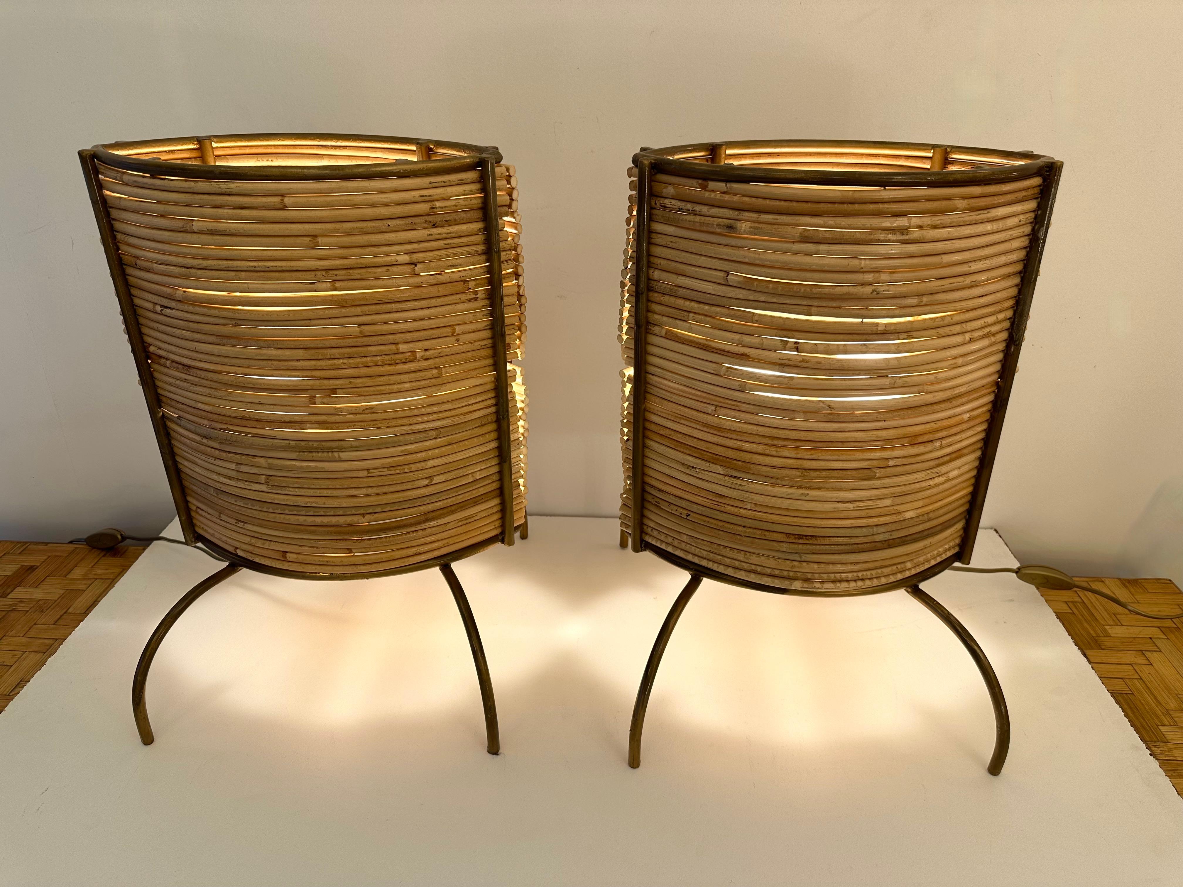 Contemporary Pair of Rattan and Gilt Metal Lamps. Italy, 2000s For Sale