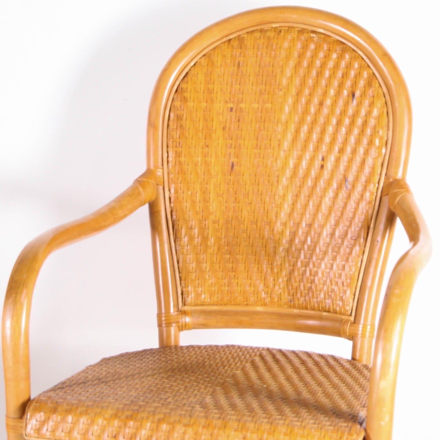 Coppia di poltrone in rattan e pelle intrecciata a mano In condizioni buone in vendita a Isle Sur Sorgue, FR