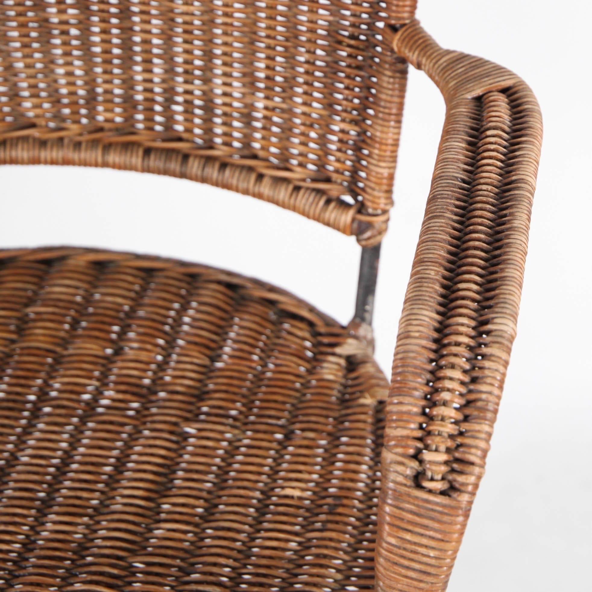 Paire de chaises en rotin et en fer en vente 2
