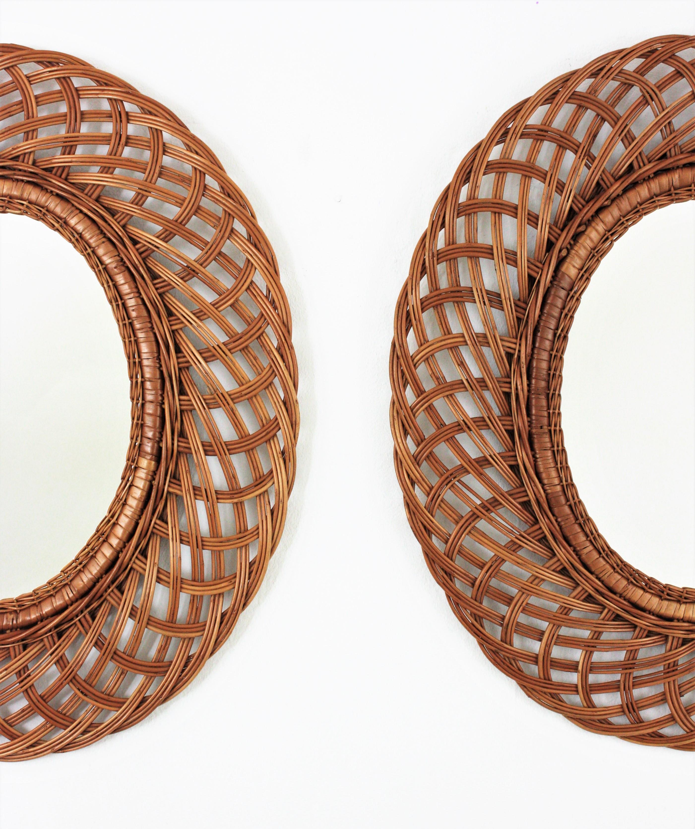 Pair of Rattan and Wicker Oval Mirrors, Spain, 1960s In Excellent Condition In Barcelona, ES