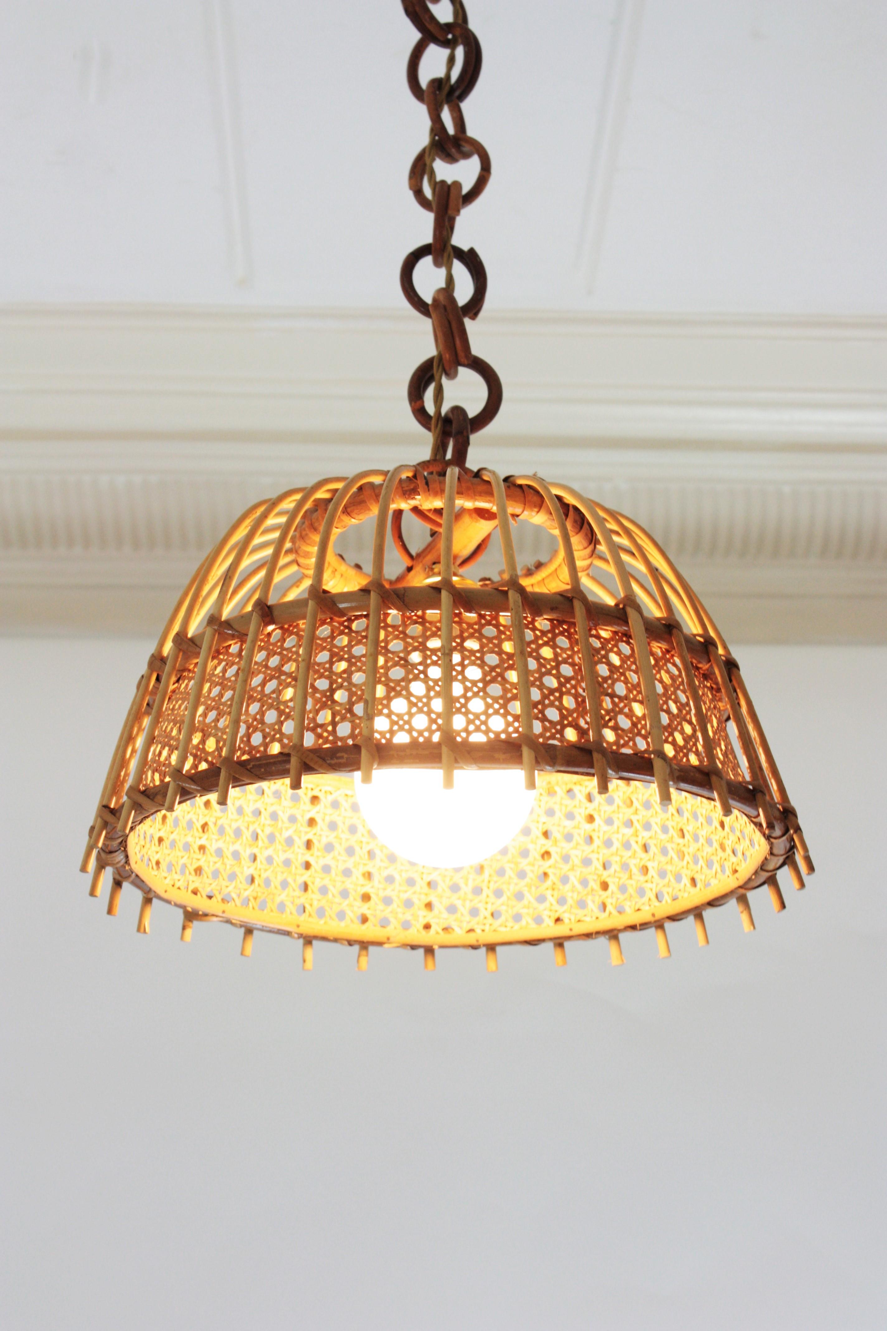Pair of Rattan and Wicker Wire Bell Pendants or Hanging Lights, 1960s In Good Condition In Barcelona, ES