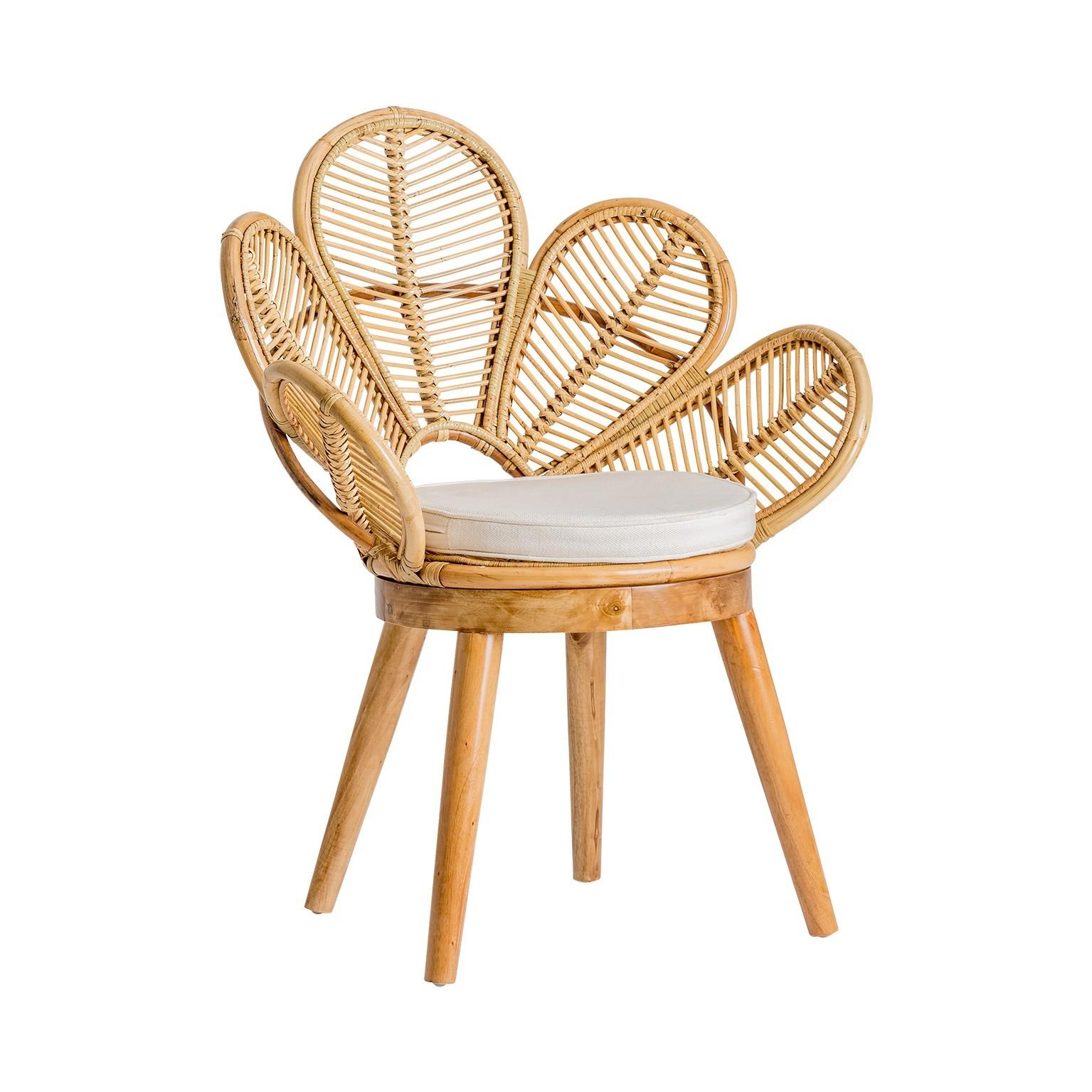 Pair of rattan and wooden armchairs: flower petal shaped seats, on wooden feets. They will be perfect on your terrace, in your veranda, around the swimming pool or the dining table. Poetic, elegant, aerial and colourful. All in excellent state