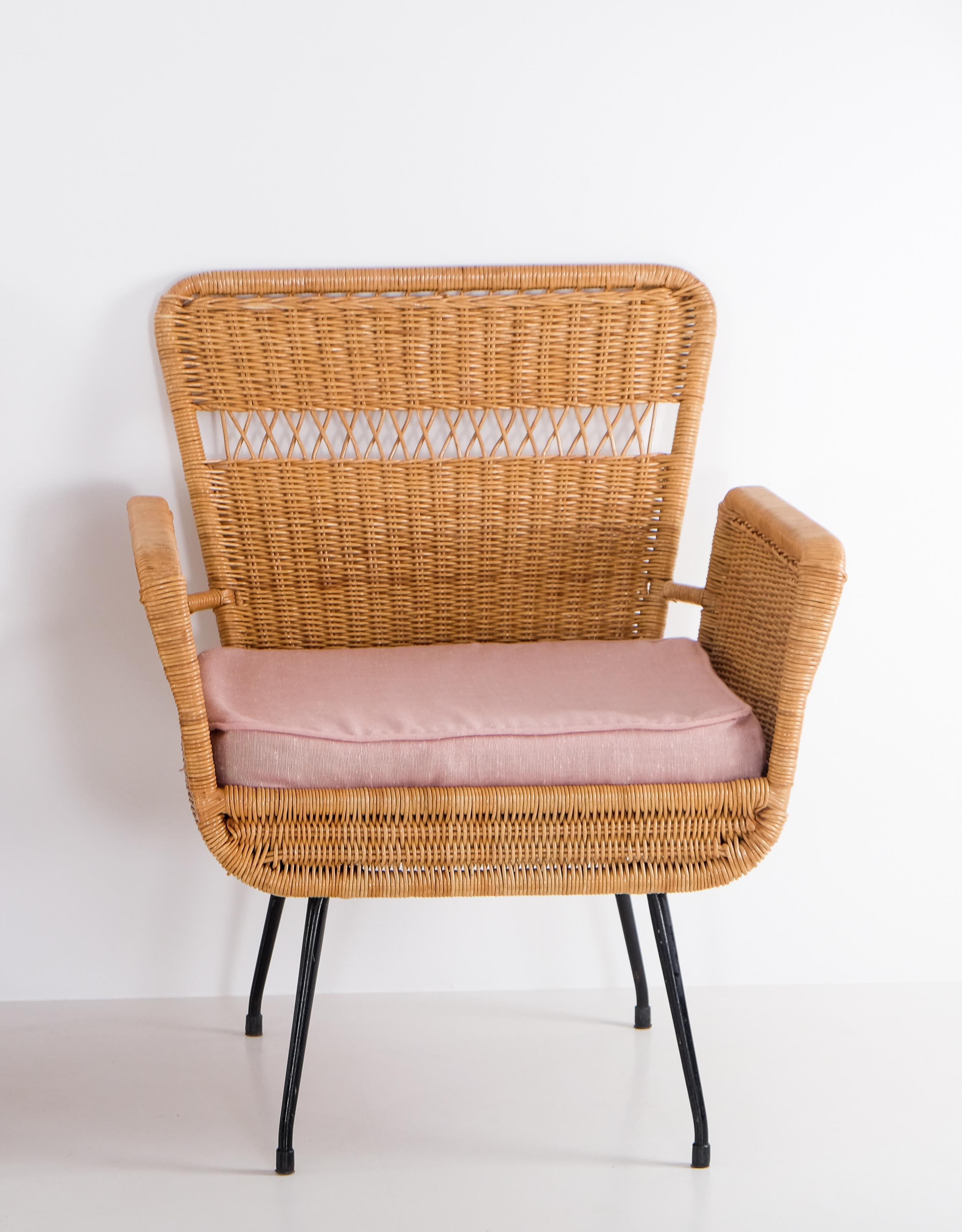 Paire de fauteuils en rotin, Brésil, années 1960 en vente 3
