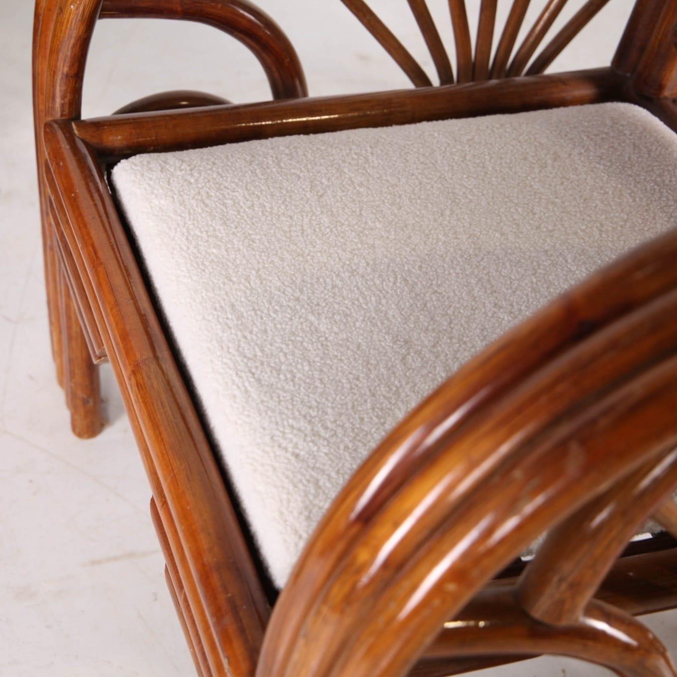 Coppia di poltrone in rattan in vendita 4