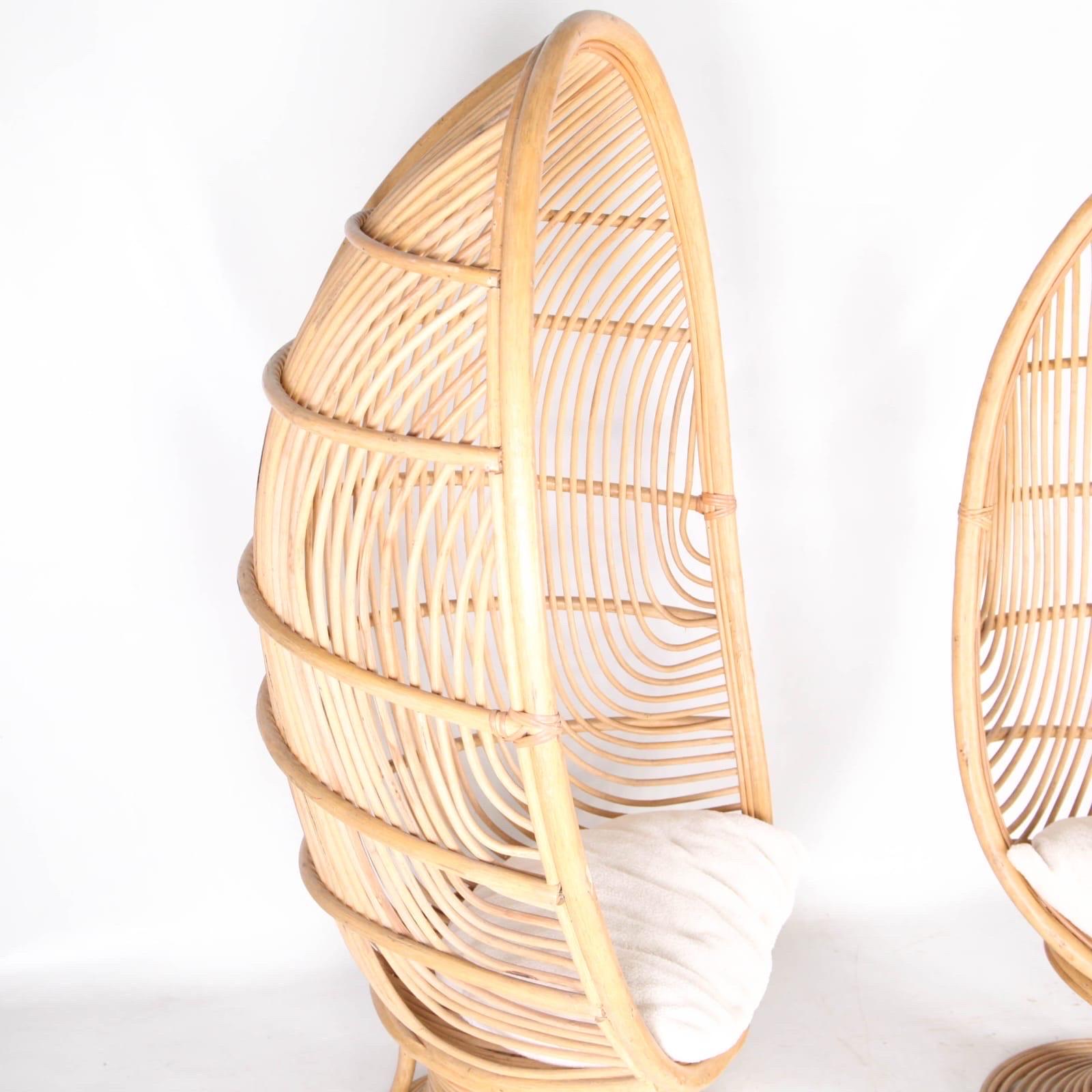 Coppia di poltrone in rattan in vendita 4