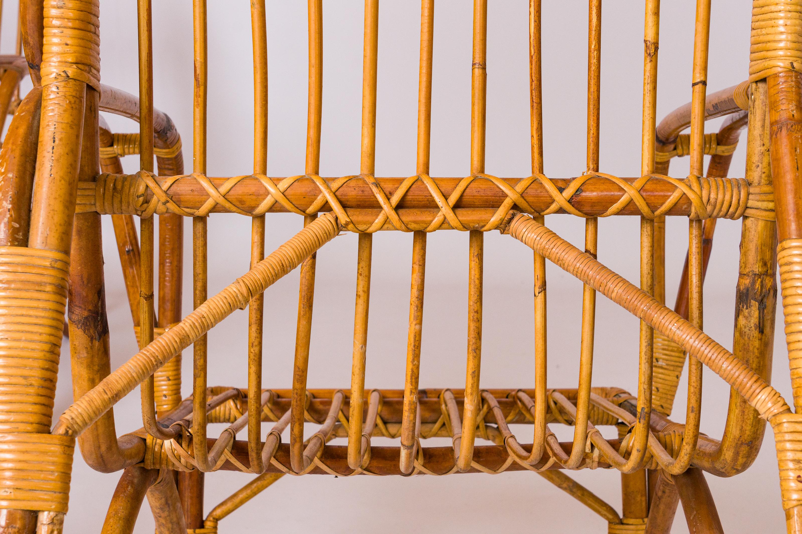 Coppia di poltrone in rattan nello stile di Audoux Minnet - Francia anni '60 in vendita 5