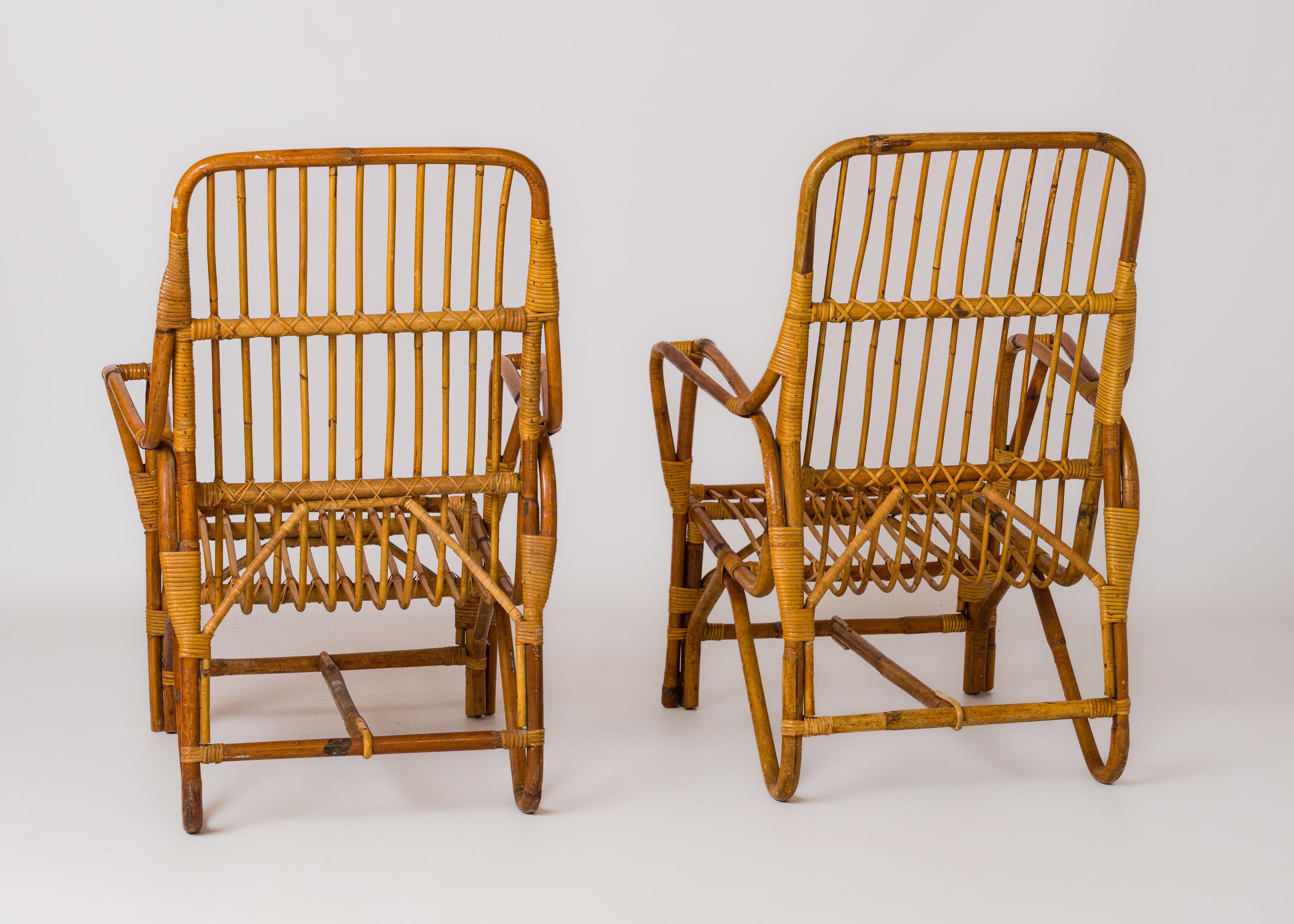 Coppia di poltrone in rattan nello stile di Audoux Minnet - Francia anni '60 In condizioni buone in vendita a New York, NY