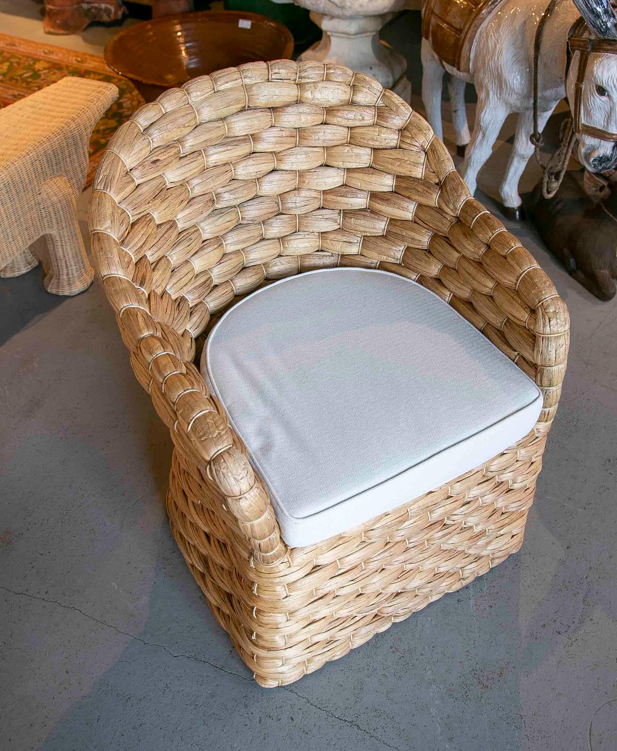 Pair of Rattan Armchairs with Backrest and Cushions in White For Sale 3