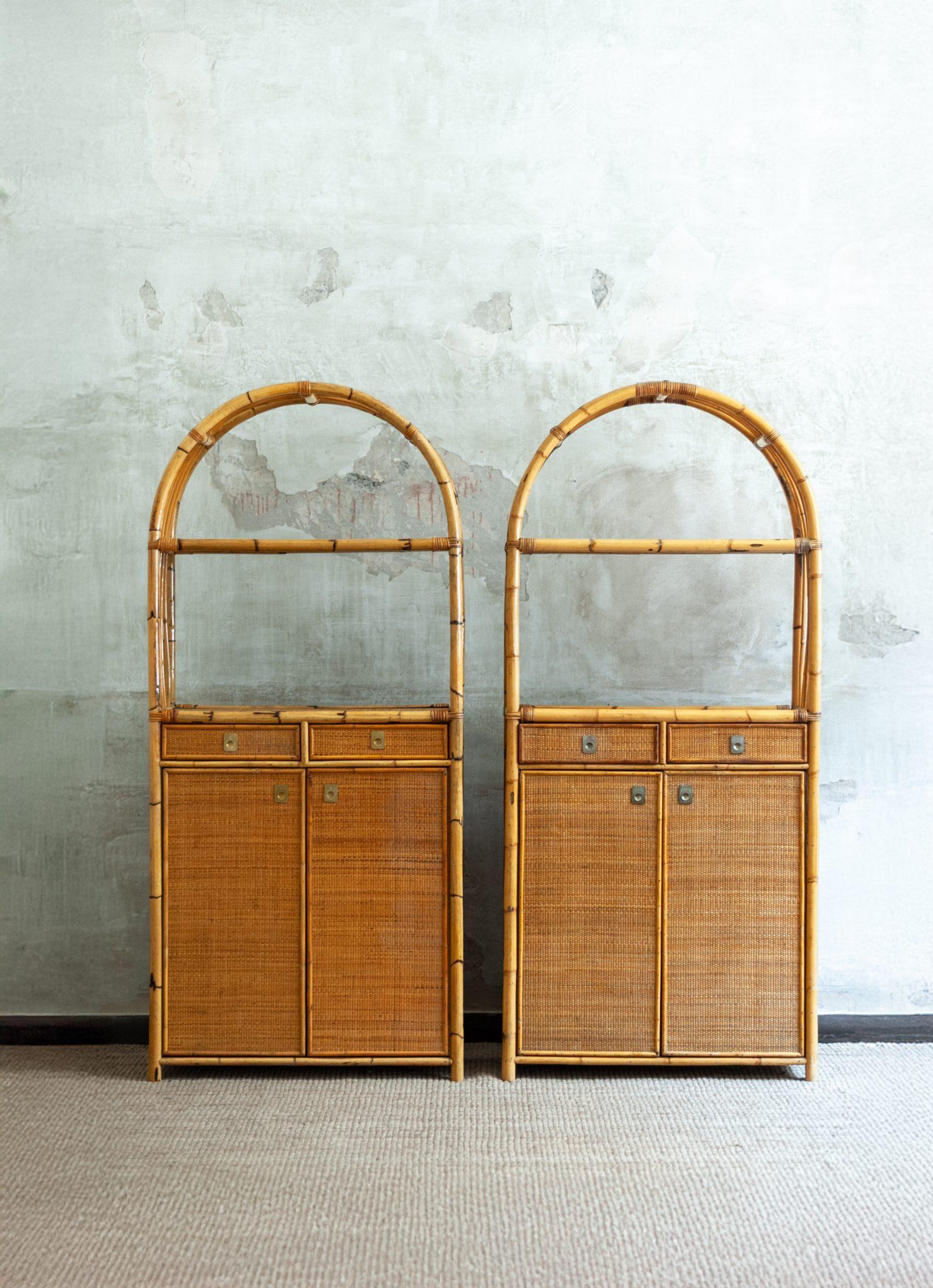 Pair of Rattan Bookshelf – 1980s
Product details
Rattan bindings
With shelf, drawers, and doors
Dimensions: 89,5 L x 200 H x 32 P cm