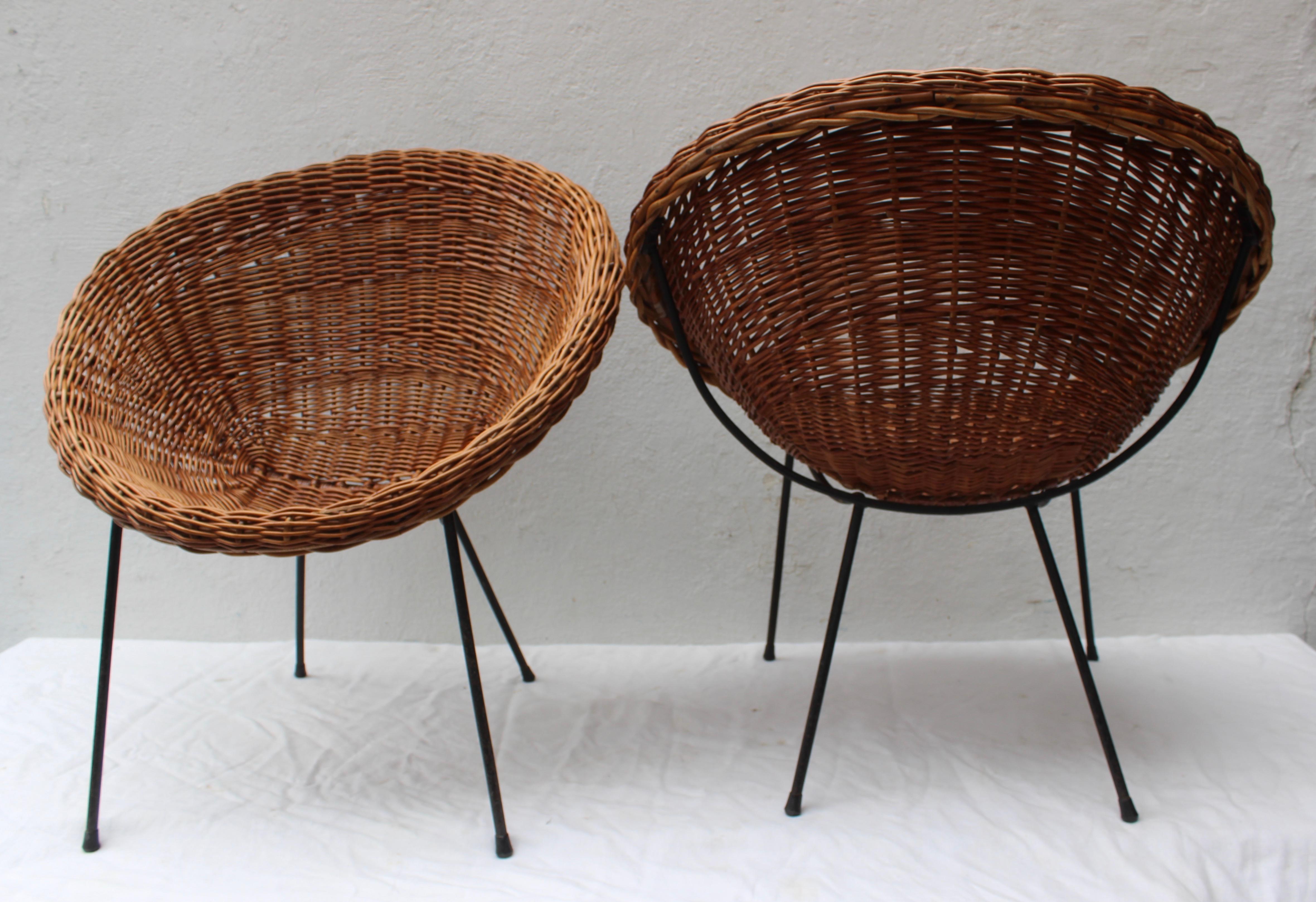 Pair of Rattan Chairs and Table in the Style of Franco Albini In Excellent Condition In East Hampton, NY