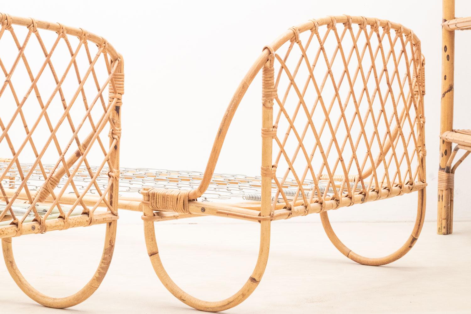 Coppia di lettini in rattan, anni '70 in vendita 11