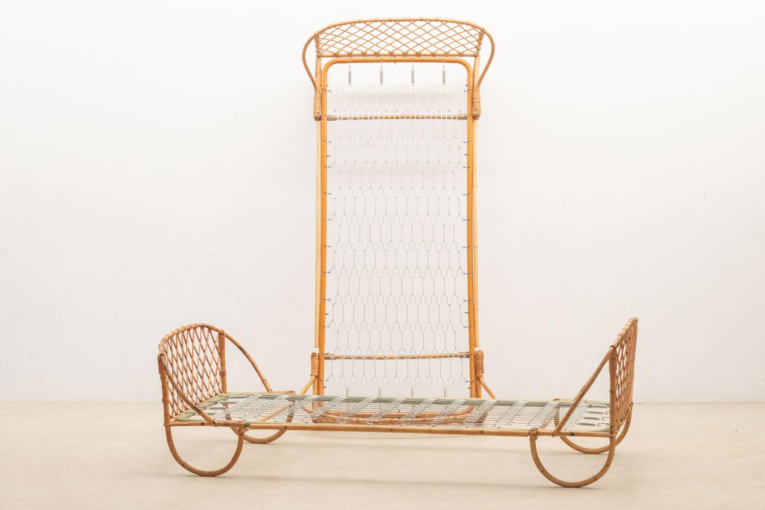 Coppia di lettini in rattan, anni '70 in vendita 2