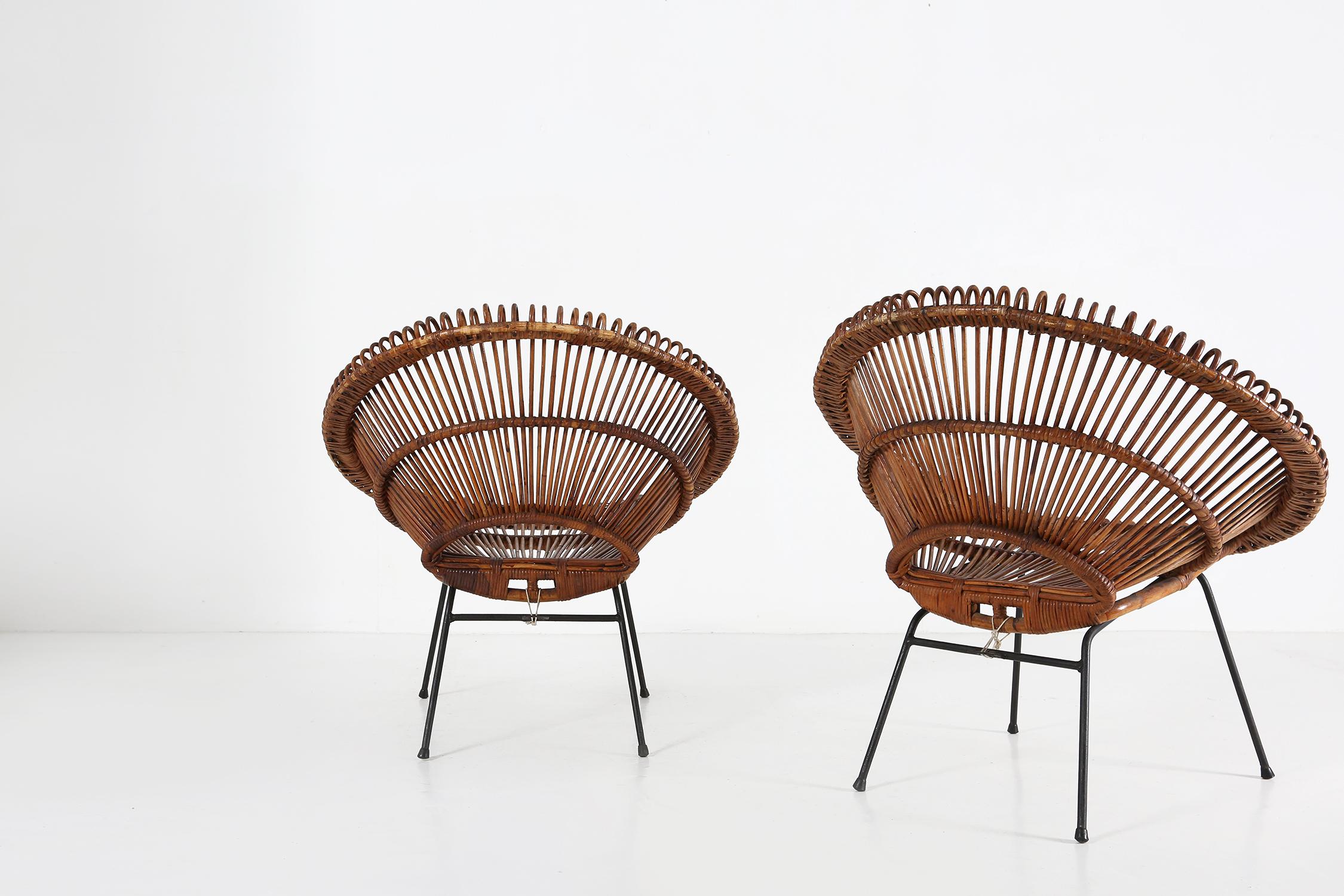 Metà XX secolo Coppia di poltrone da salotto in rattan di Janine Abraham and Dirk Jan Rol, anni '60 in vendita