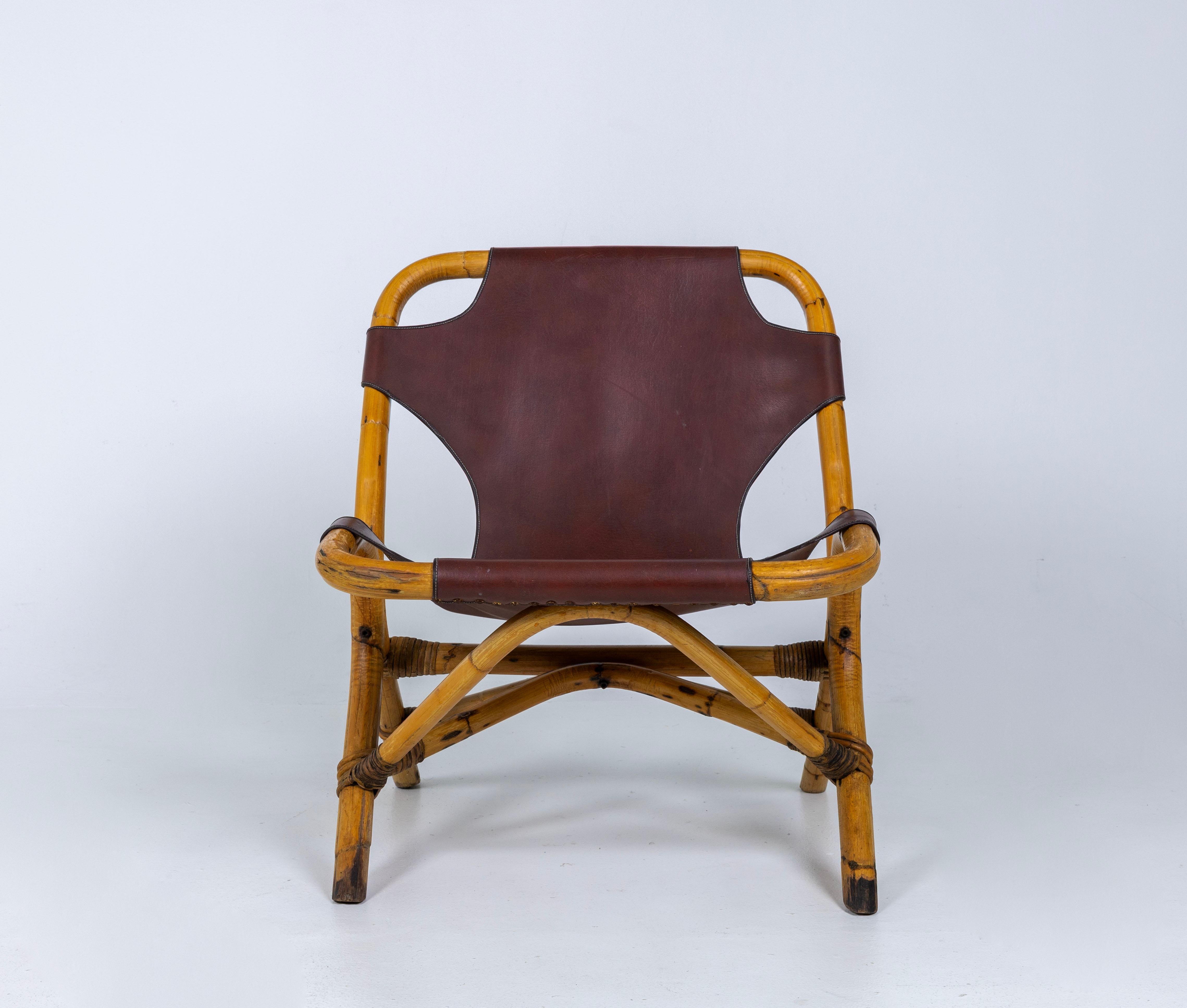 Pareja de tumbonas de ratán al estilo de Franco Albini, Mediados del siglo XX en Bueno estado para la venta en Miami, FL