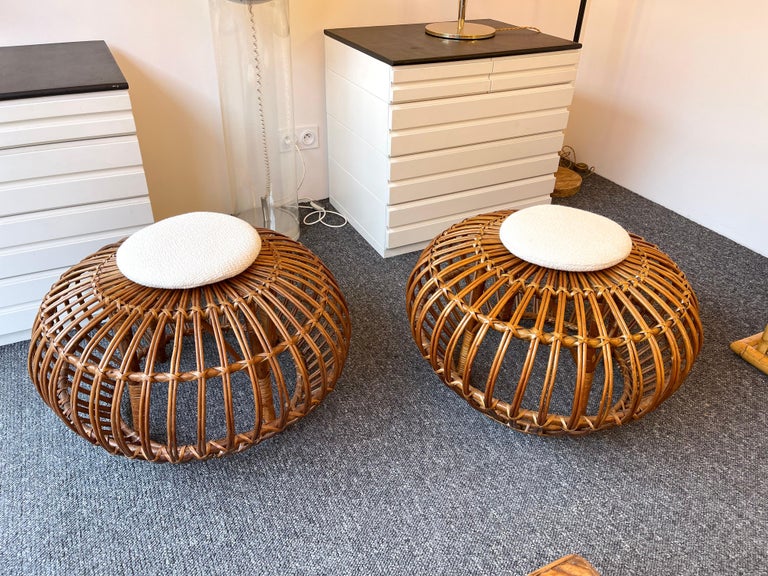 Mid-Century Modern Pair of Rattan Margherita Poufs Bouclé Fabric by Franco Albini, Italy, 1950s For Sale