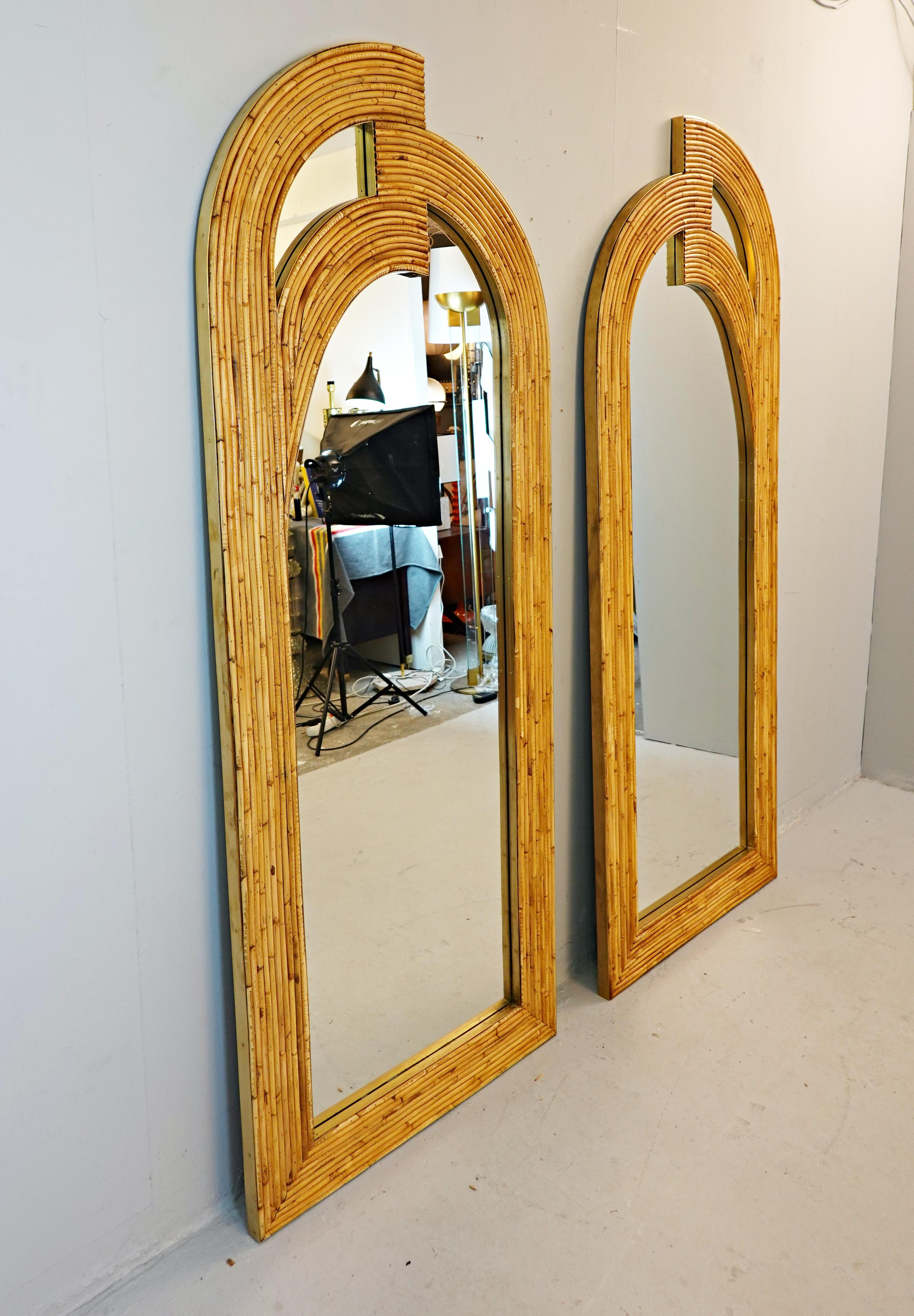 Pair of Mid-Century Modern Rattan Mirrors In Good Condition In Brussels, BE