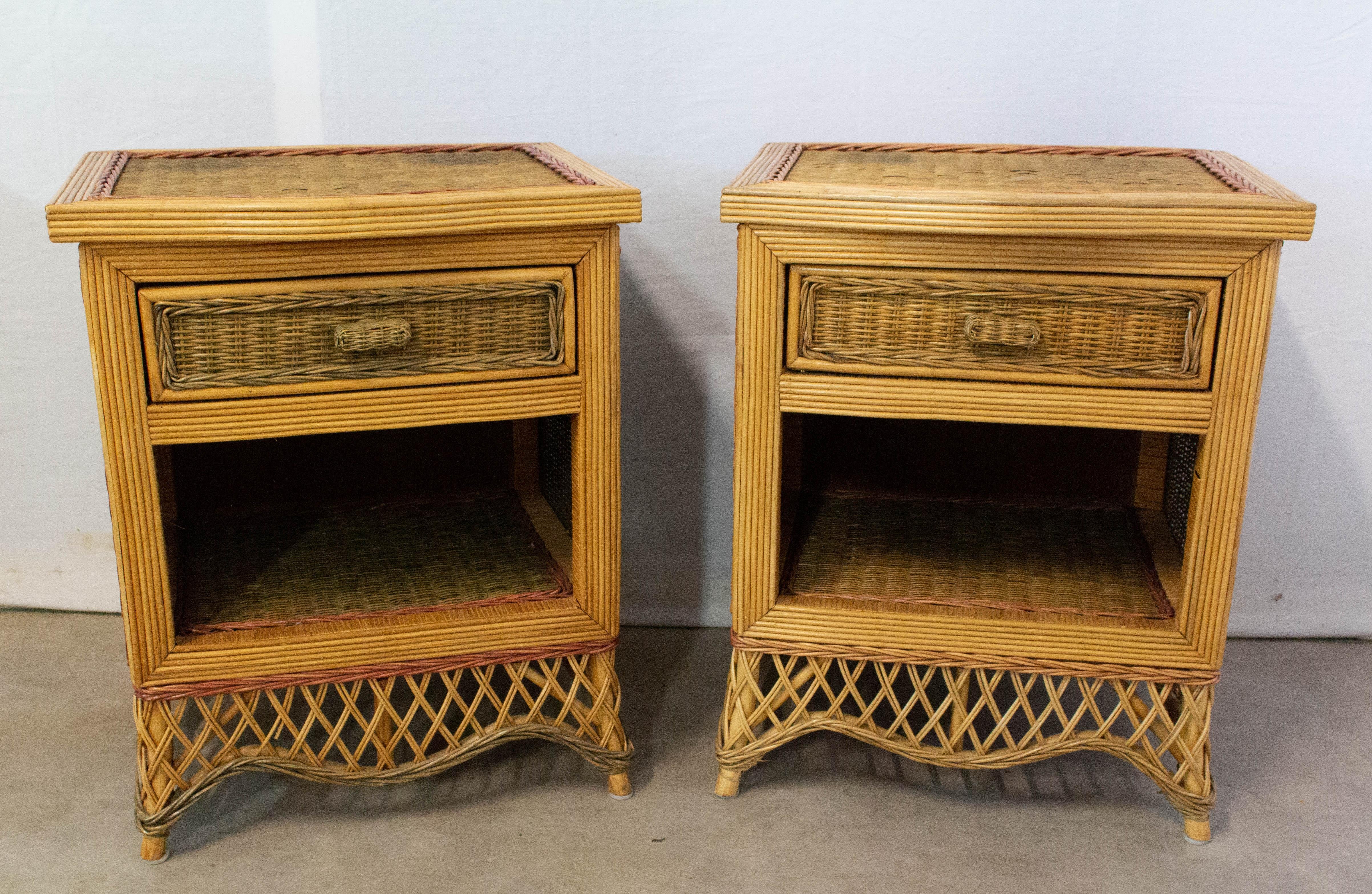 Pair of French side cabinet late 20th Century
Multicolored Rattan nightstands bedside tables 
Very good condition with only very minor marks of use for their age.

For shipping :
1 pack : 45x53x90cm 21kg