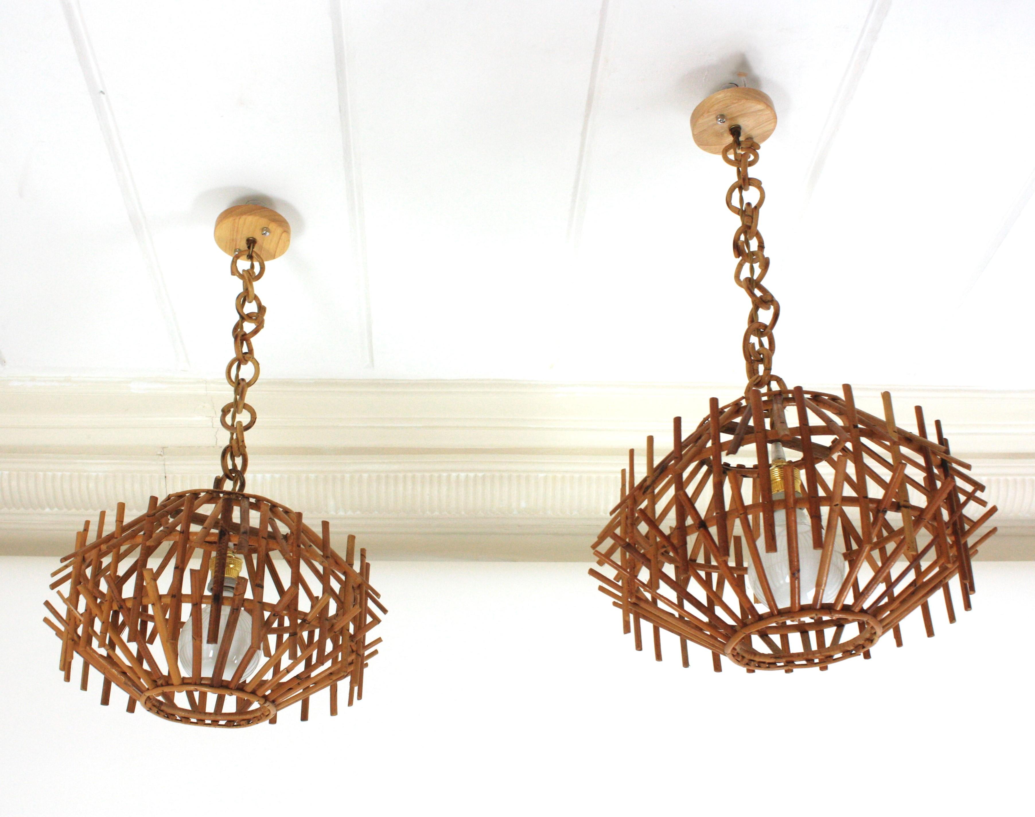 Pair of Rattan Pagoda Pendant Lights or Lanterns, 1960s For Sale 4