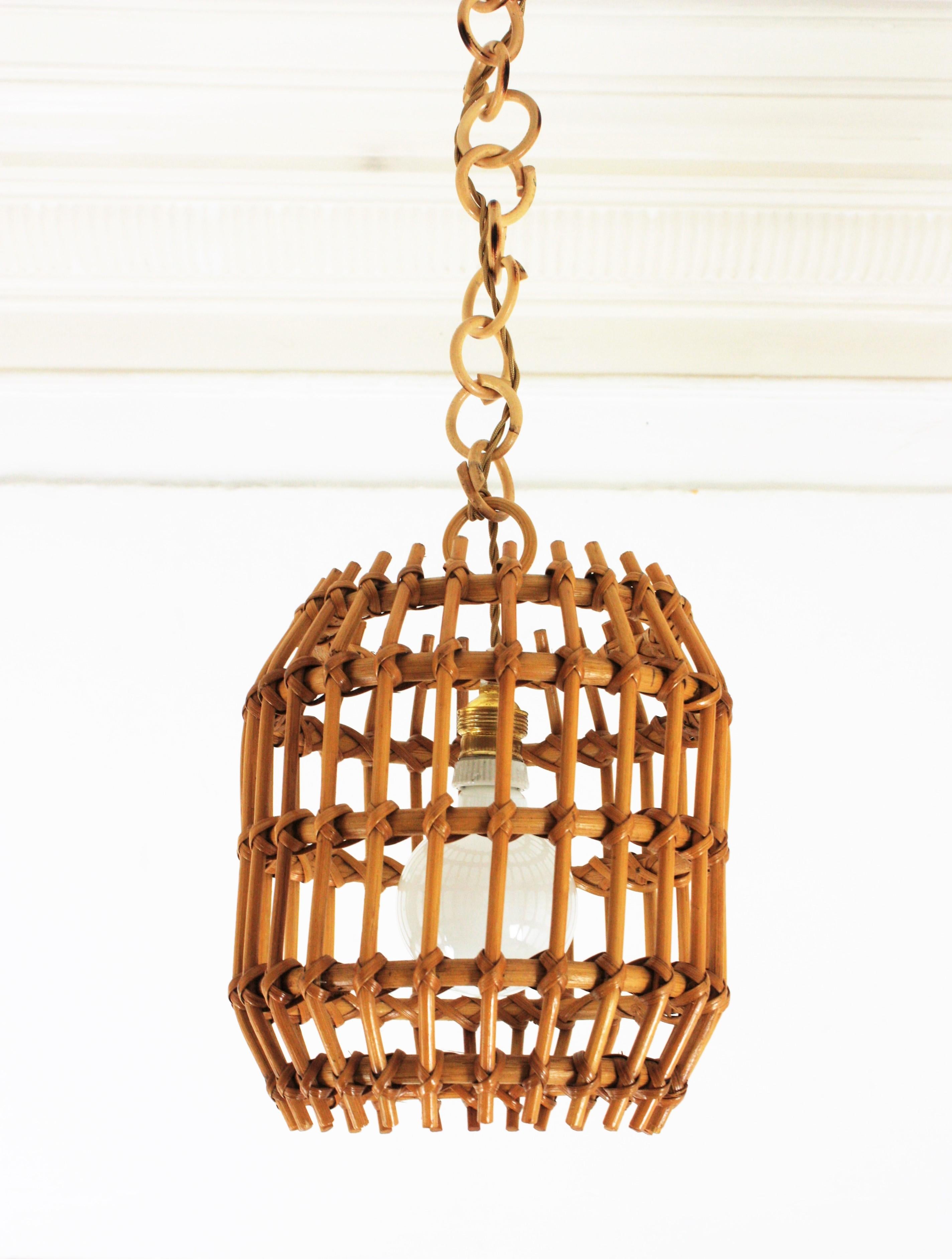 Pair of Rattan Pendant Lights or Lanterns, 1960s In Good Condition For Sale In Barcelona, ES