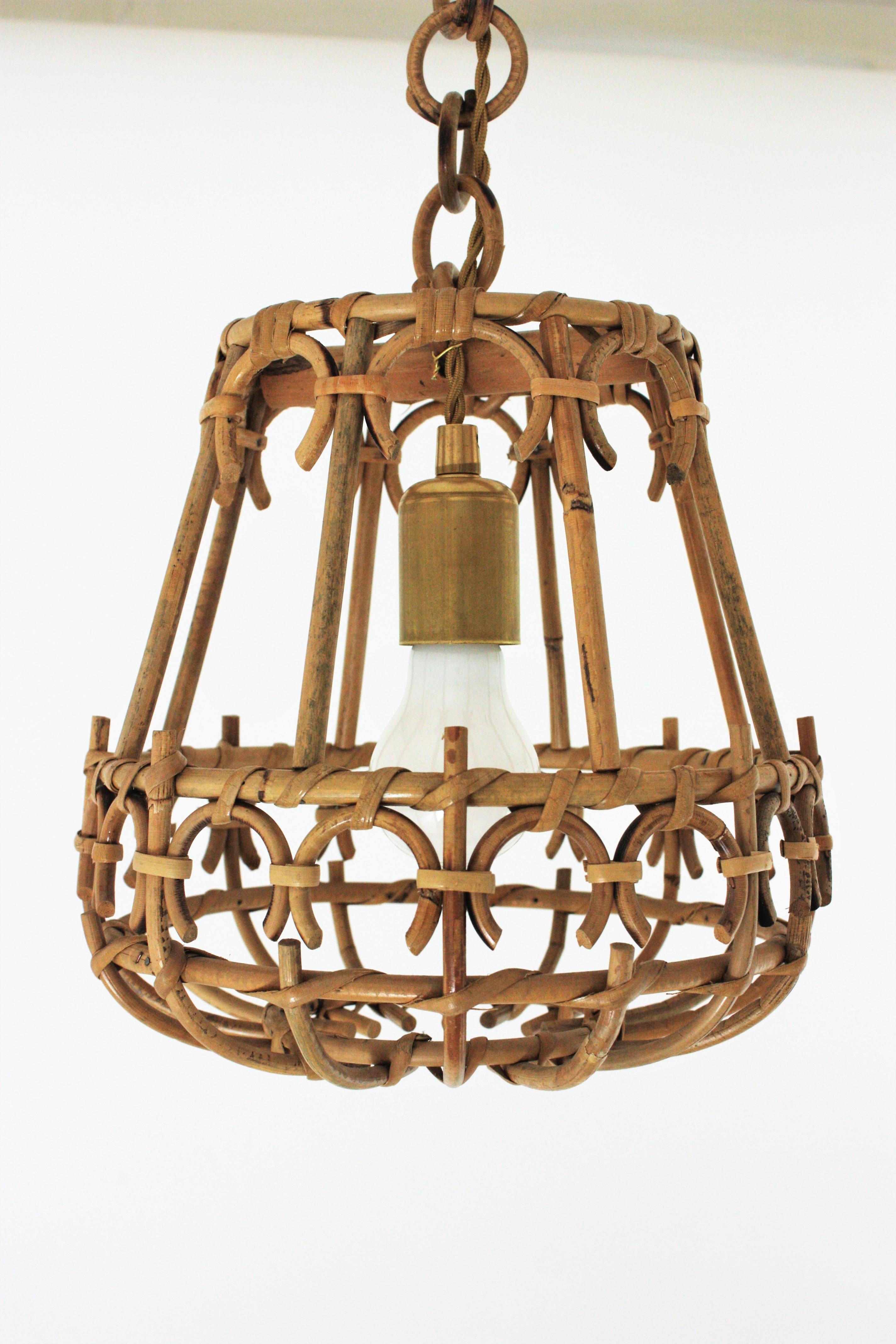  Pair of Rattan Pendant Lights or Lanterns, 1960s In Good Condition For Sale In Barcelona, ES
