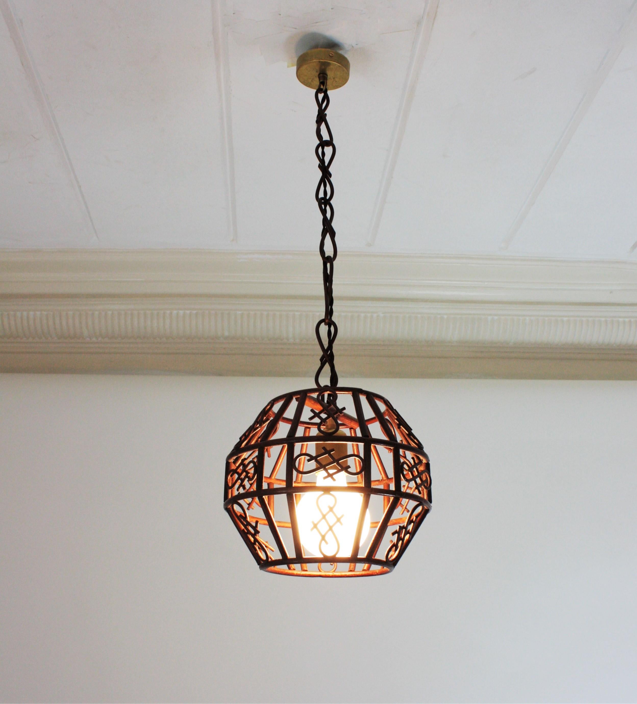 Pair of French Rattan Pendant Lights or Lanterns, 1960s For Sale 4