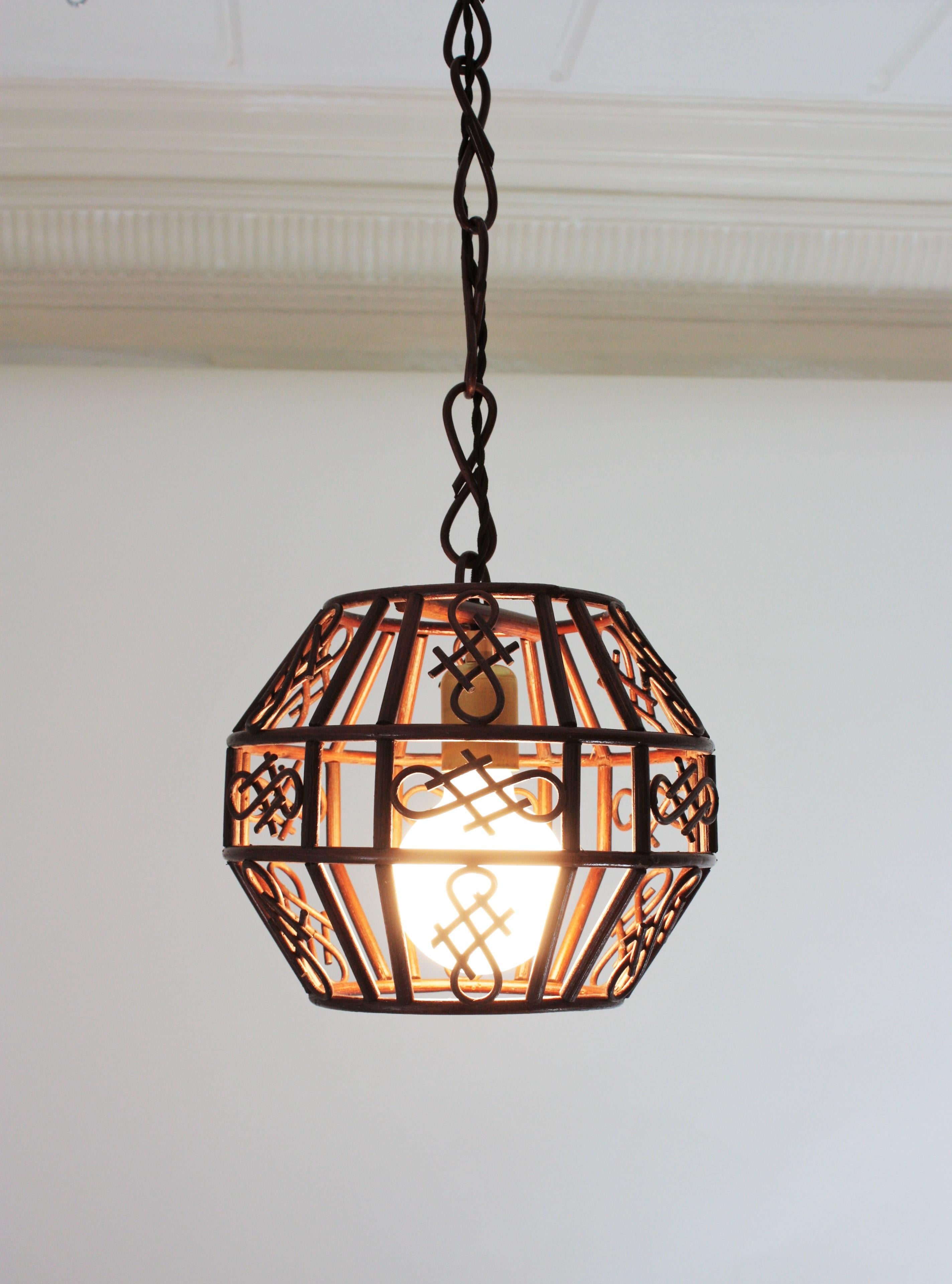 Pair of French Rattan Pendant Lights or Lanterns, 1960s For Sale 10