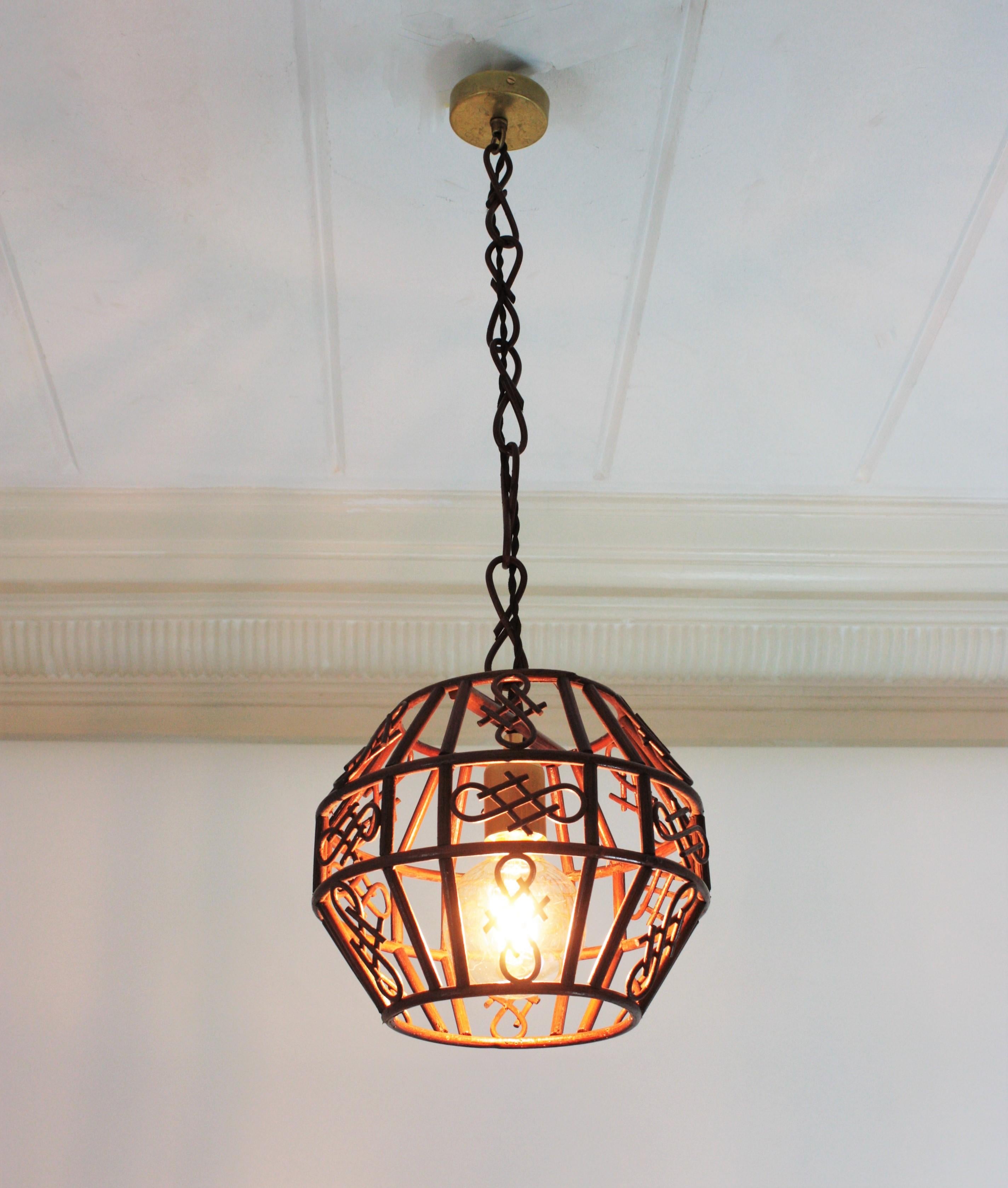 20th Century Pair of French Rattan Pendant Lights or Lanterns, 1960s For Sale