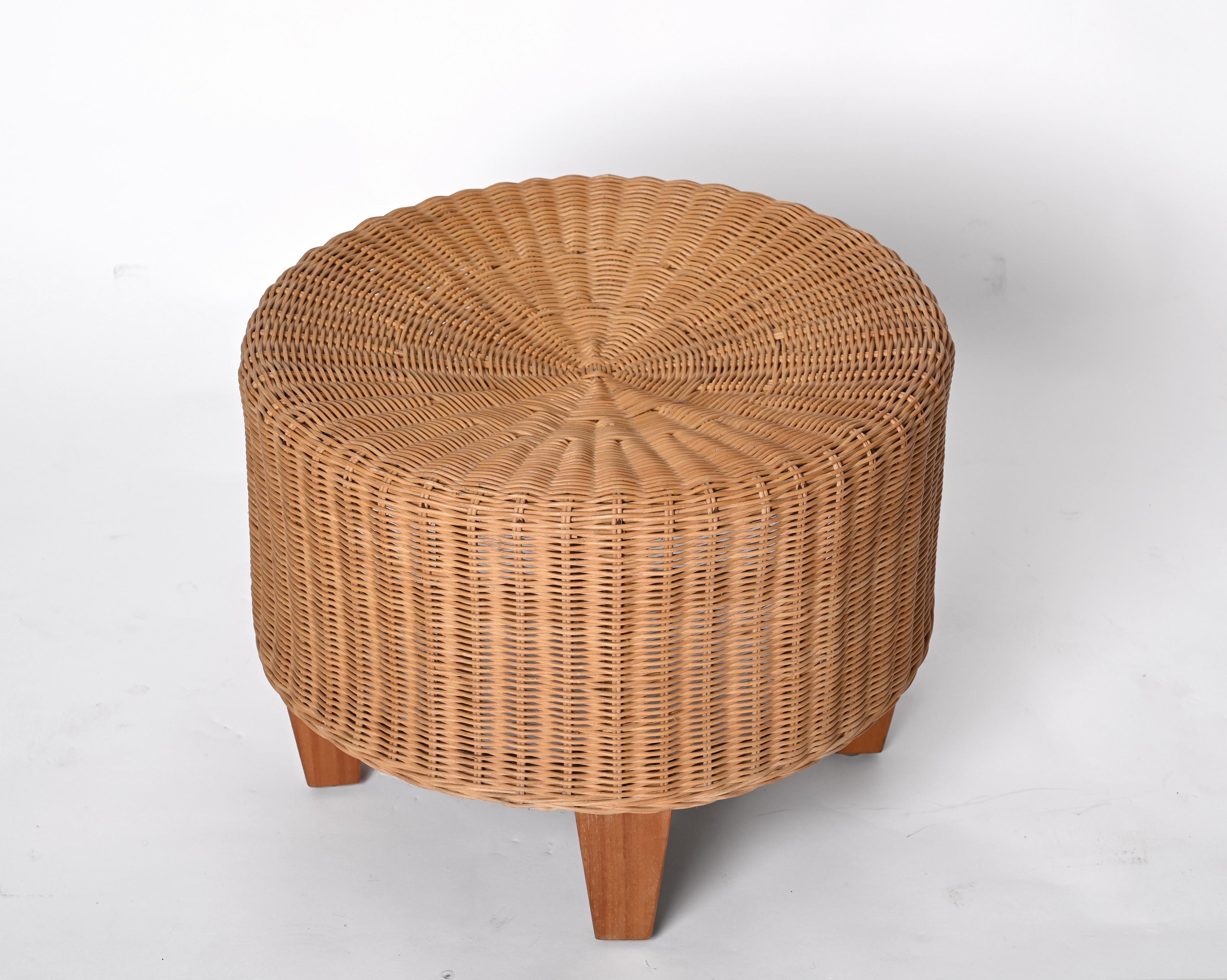 Bambou Paire de poufs ronds en rotin avec pieds en teck, Italie, 1970