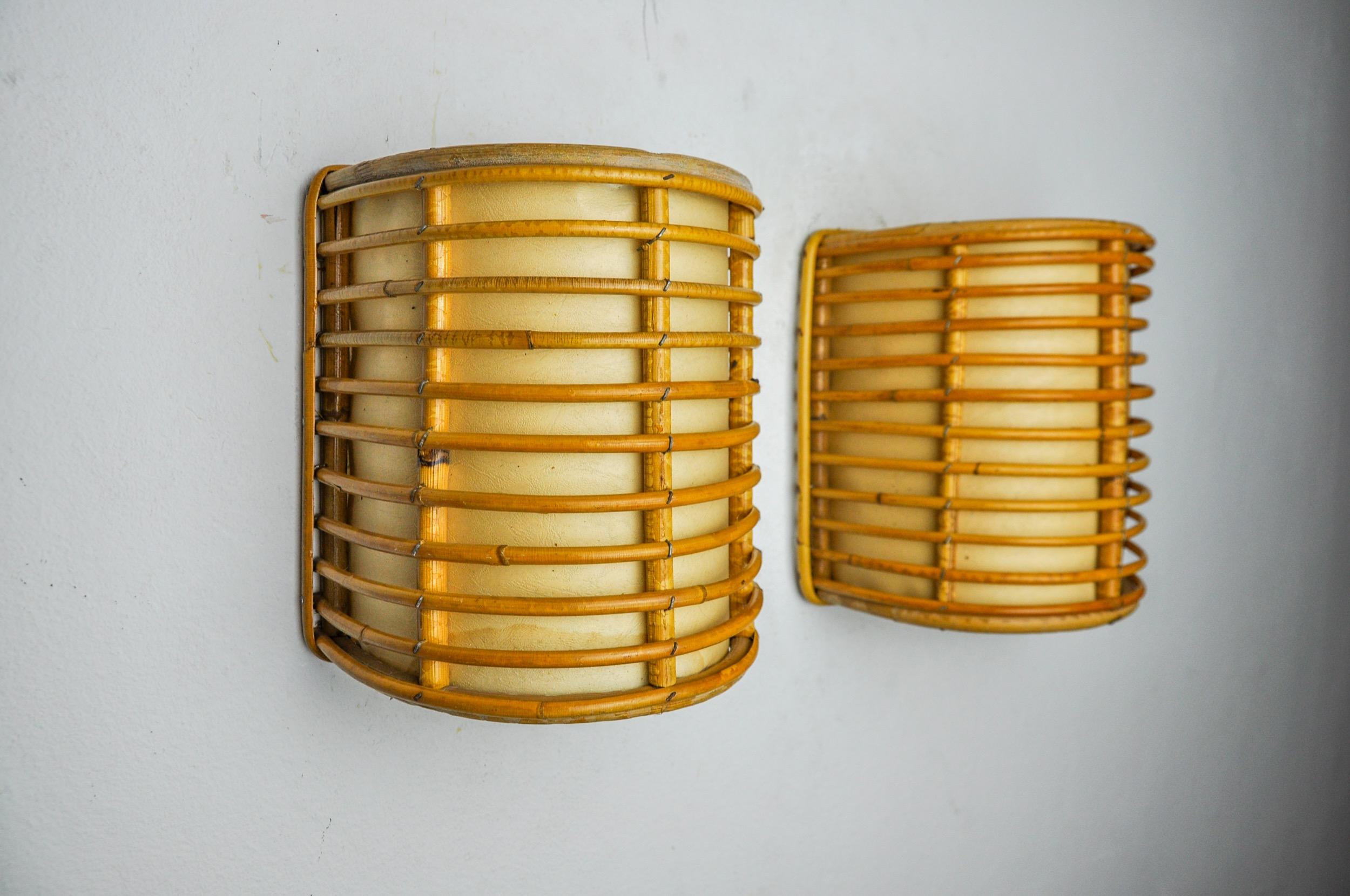 Pair of rattan sconces France 1960 In Good Condition For Sale In BARCELONA, ES