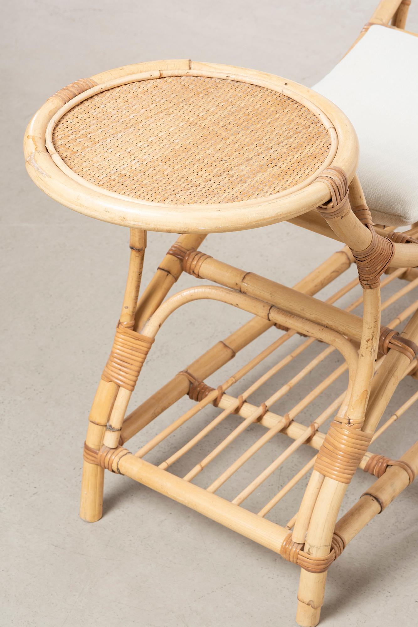 Italian Pair of Rattan Seats with Table For Sale