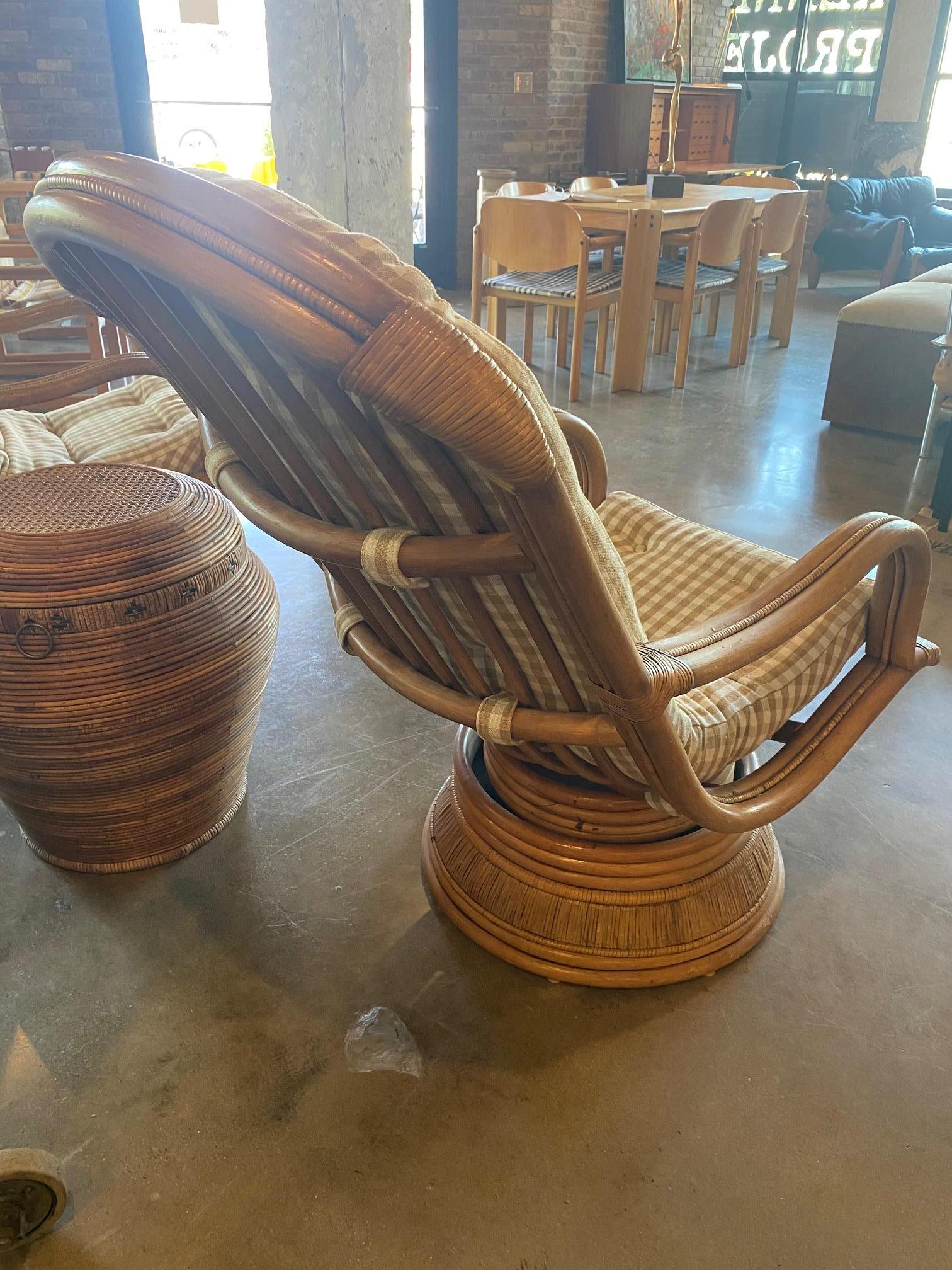 Mid-Century Modern Paire de rockers pivotants en rotin, années 1970 en vente