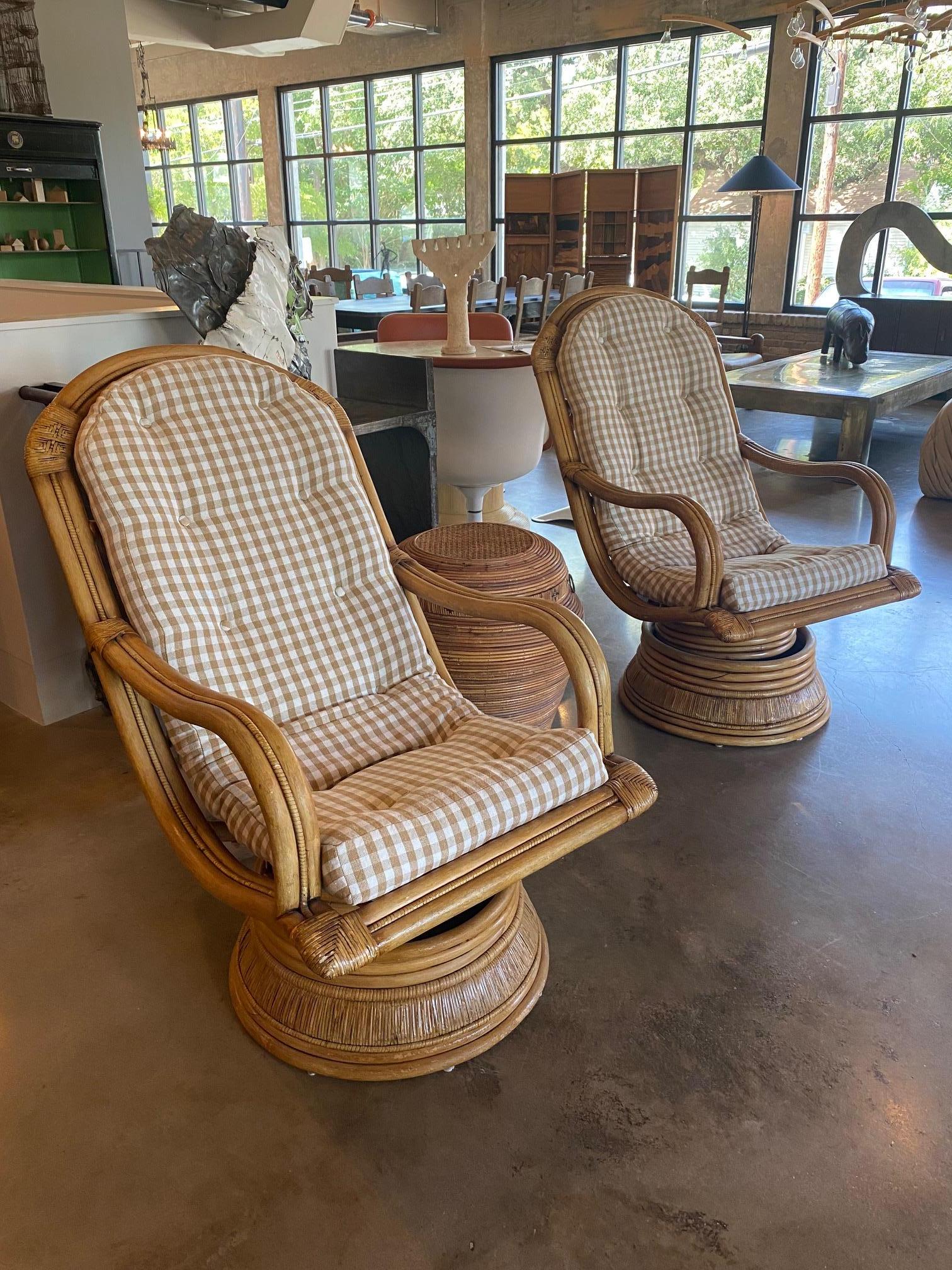 Inconnu Paire de rockers pivotants en rotin, années 1970 en vente