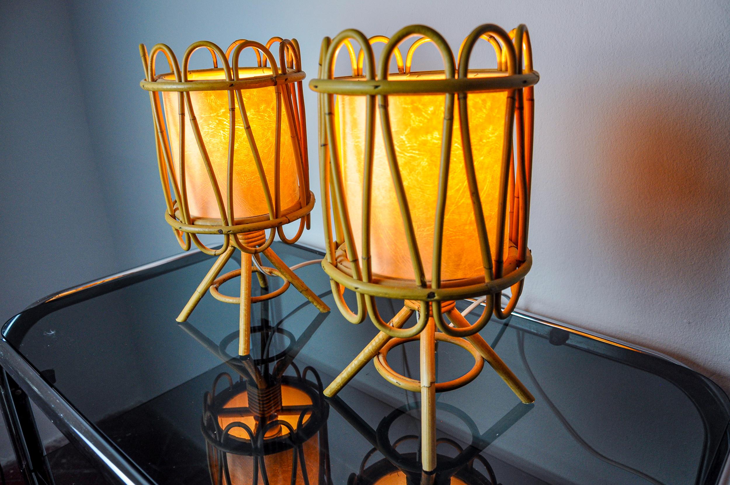 Milieu du XXe siècle Paire de lampes de table en rotin, Italie, années 1960 en vente