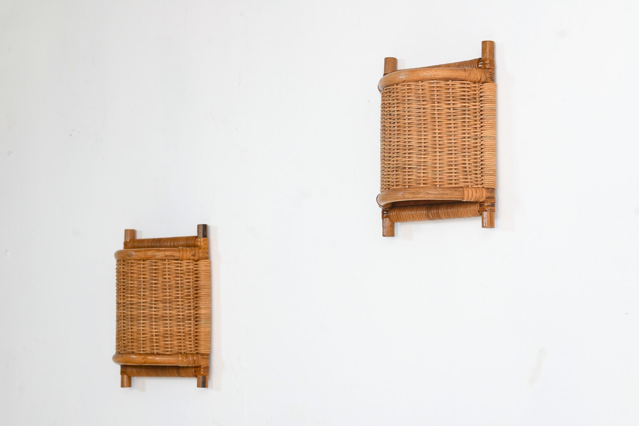 Coppia di lampade da parete in rattan