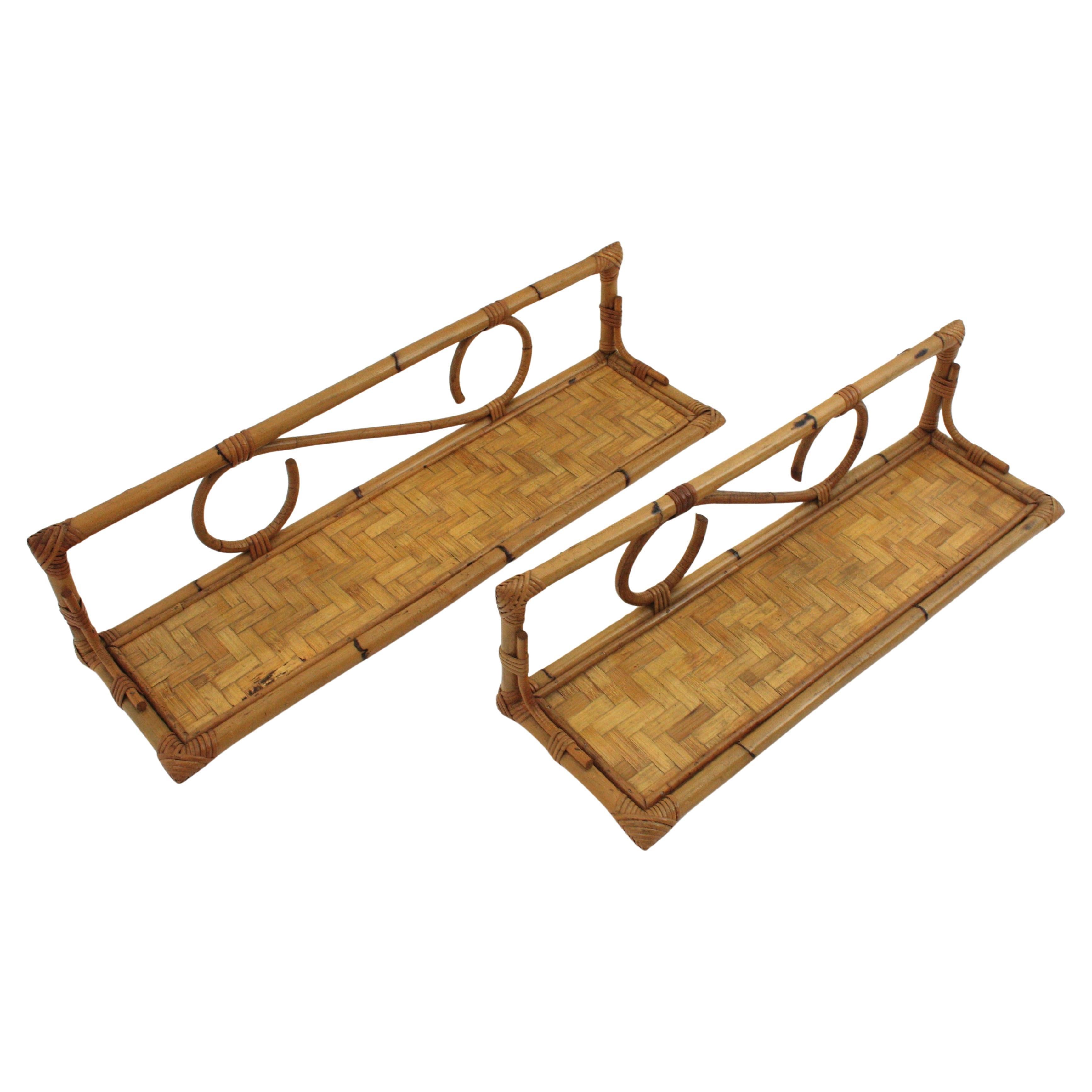 Mid-Century Modern Pair of Rattan Wall Shelves with Woven Accents, Italy 1960s For Sale