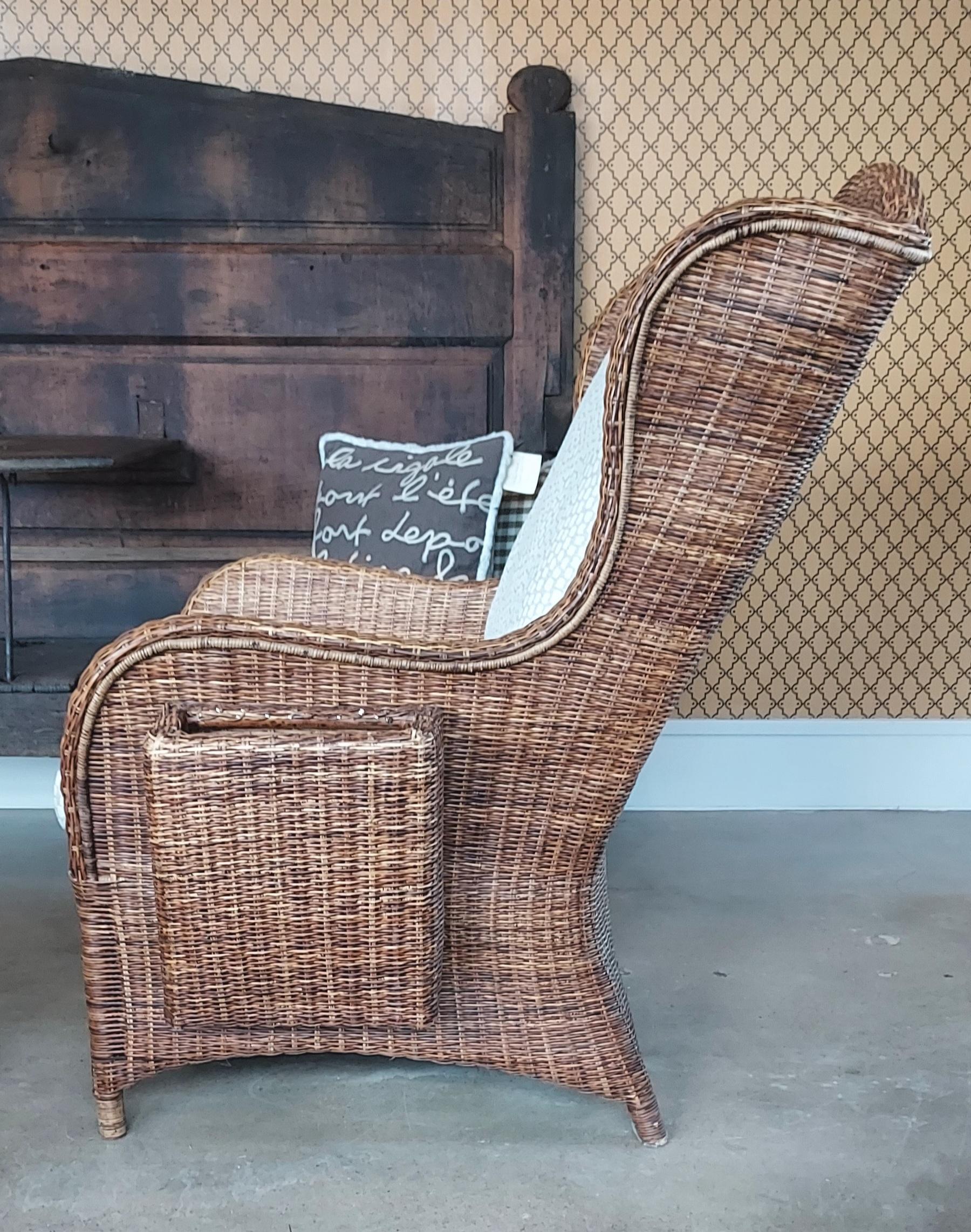 Coppia di poltrone e ottomane in rattan, Francia, anni '40 in vendita 4