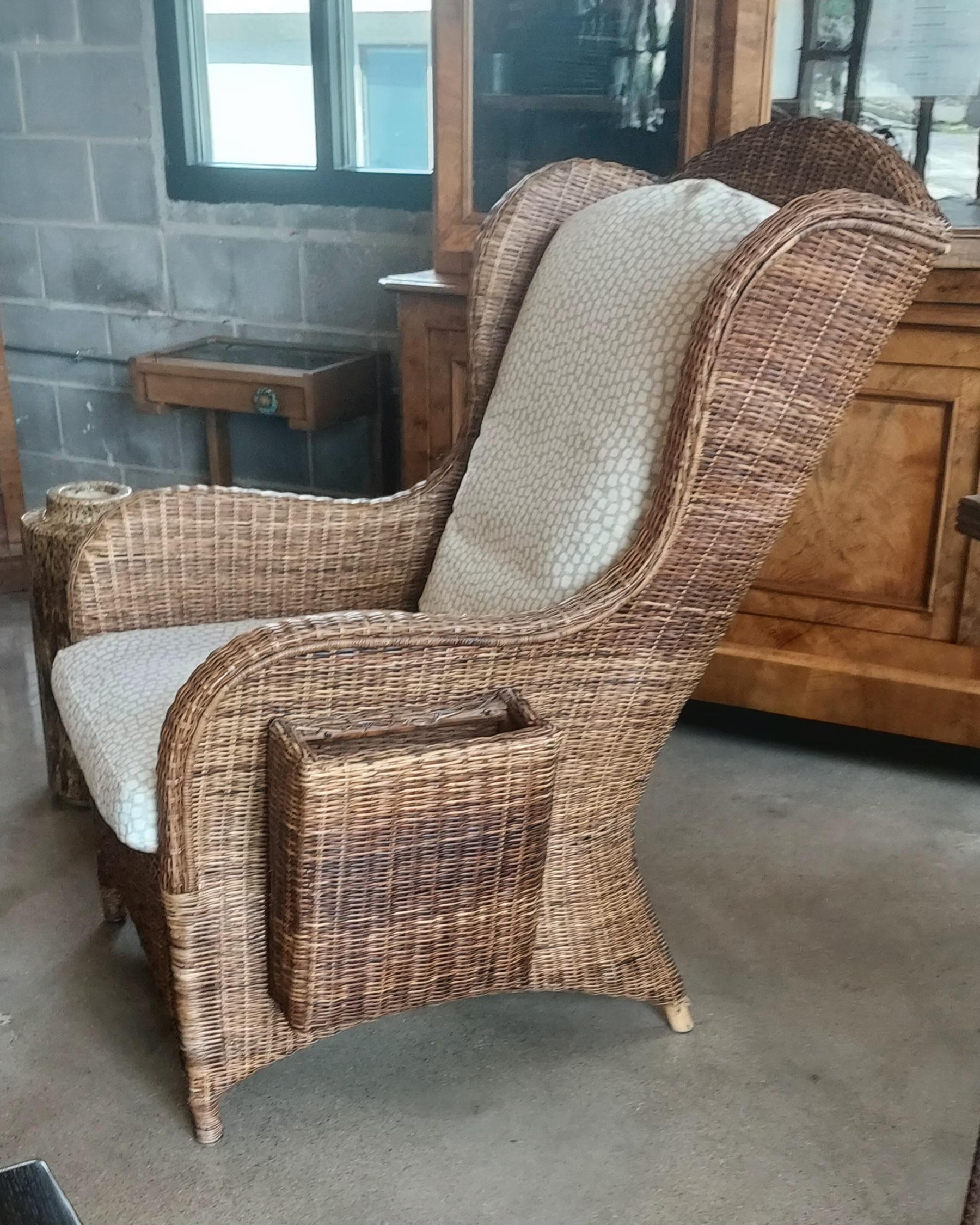 Vimini Coppia di poltrone e ottomane in rattan, Francia, anni '40 in vendita